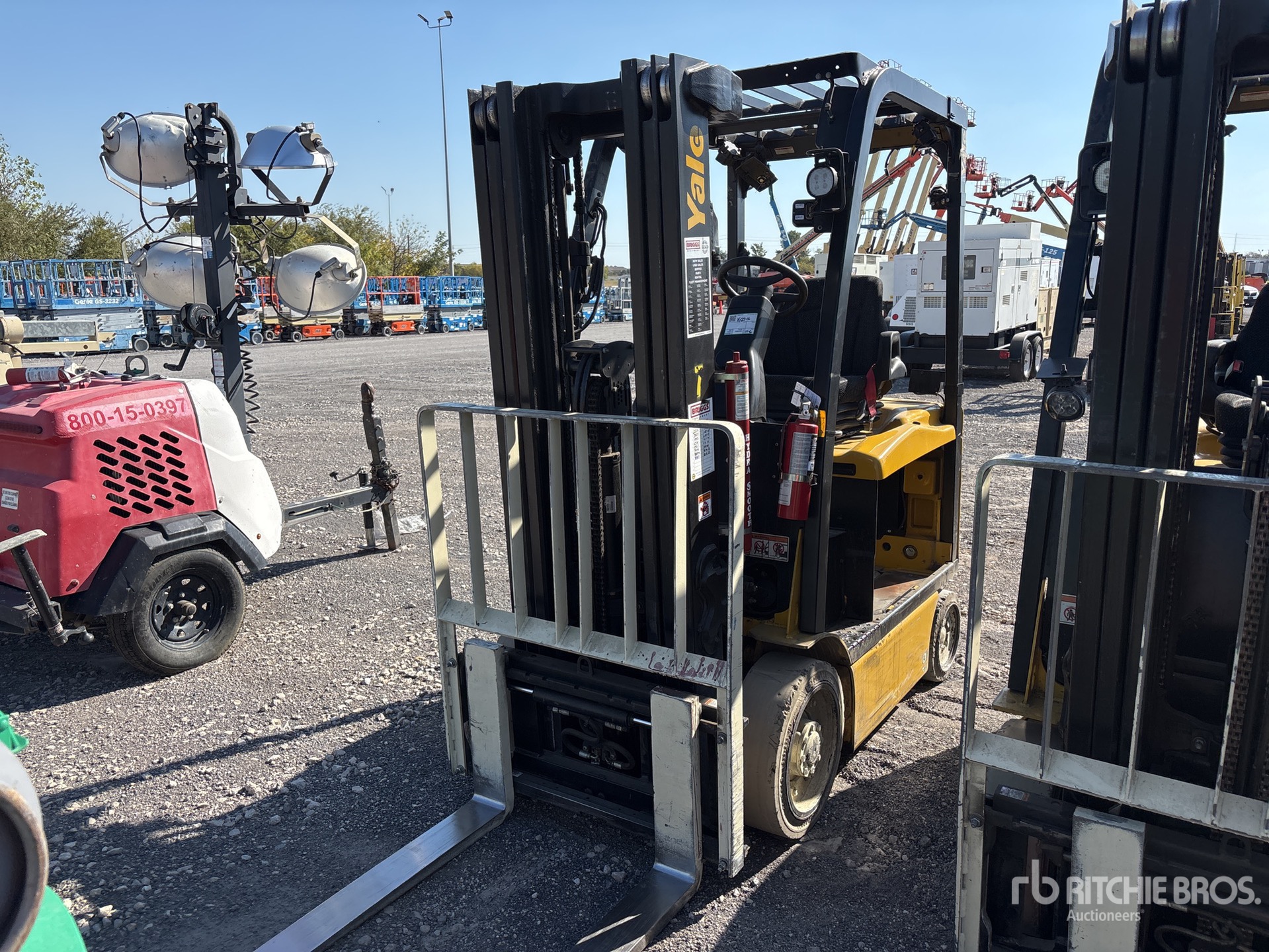 General Appearance with Bild, Ecke vorne links