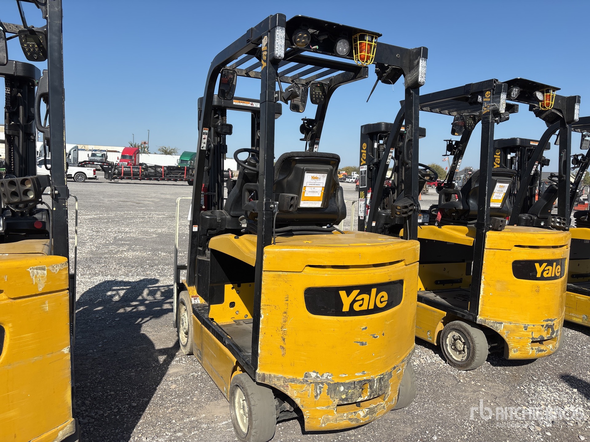 General Appearance with Bild, Ecke hinten links