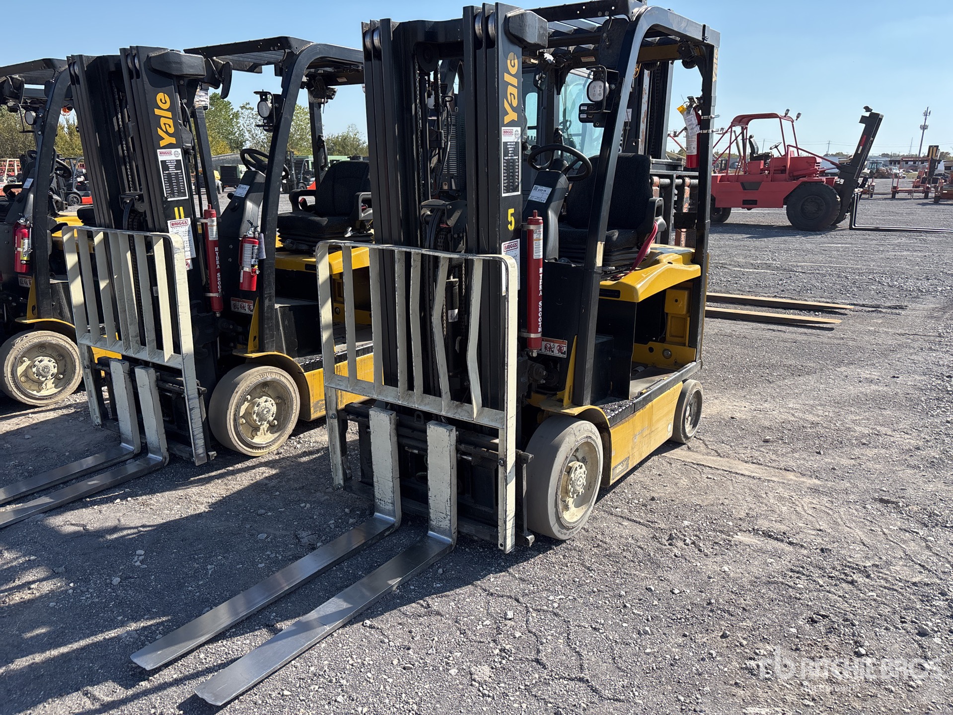 General Appearance with Bild, Ecke vorne links