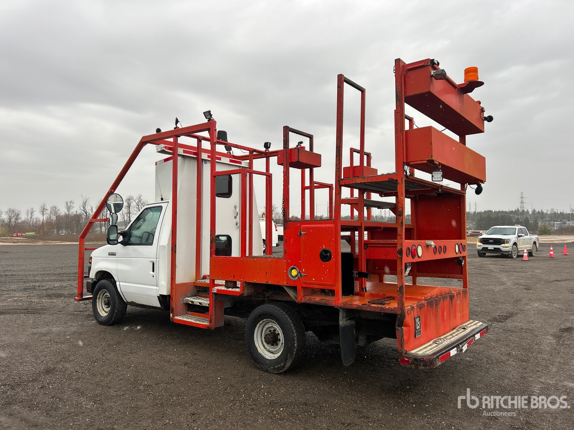 Aspect général with Image, coin arrière gauche