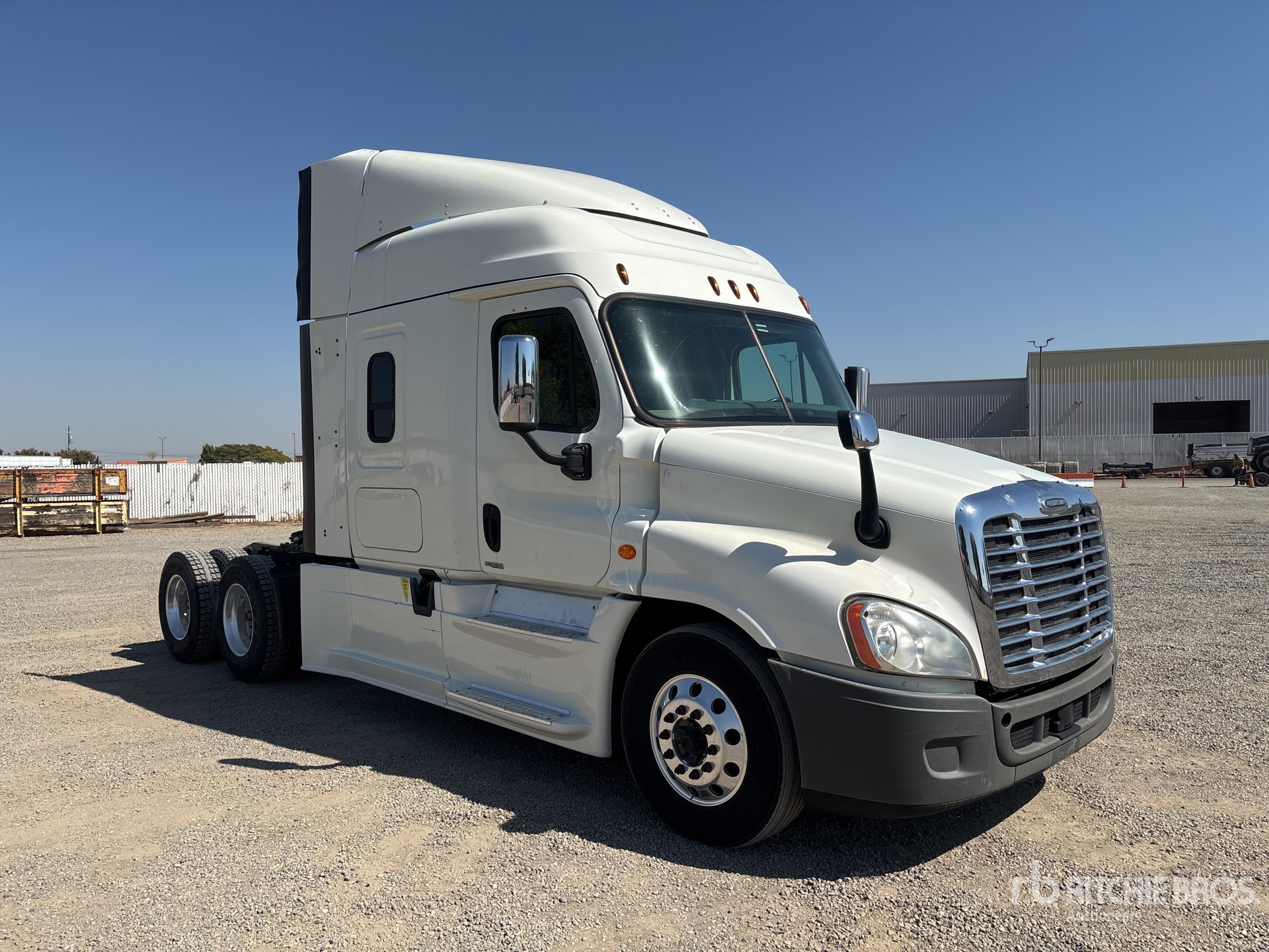 General Appearance with Bild, Ecke vorne rechts