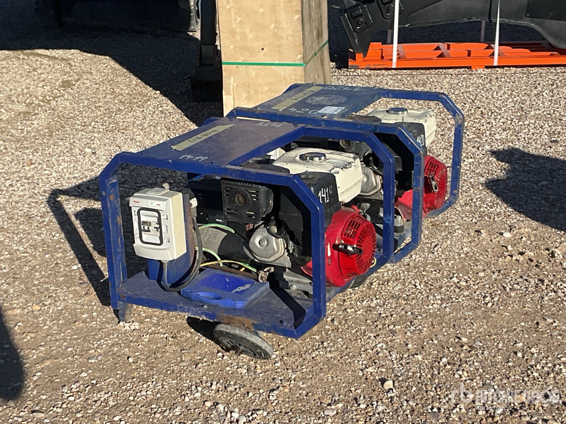 General Appearance with Bild, Ecke vorne links