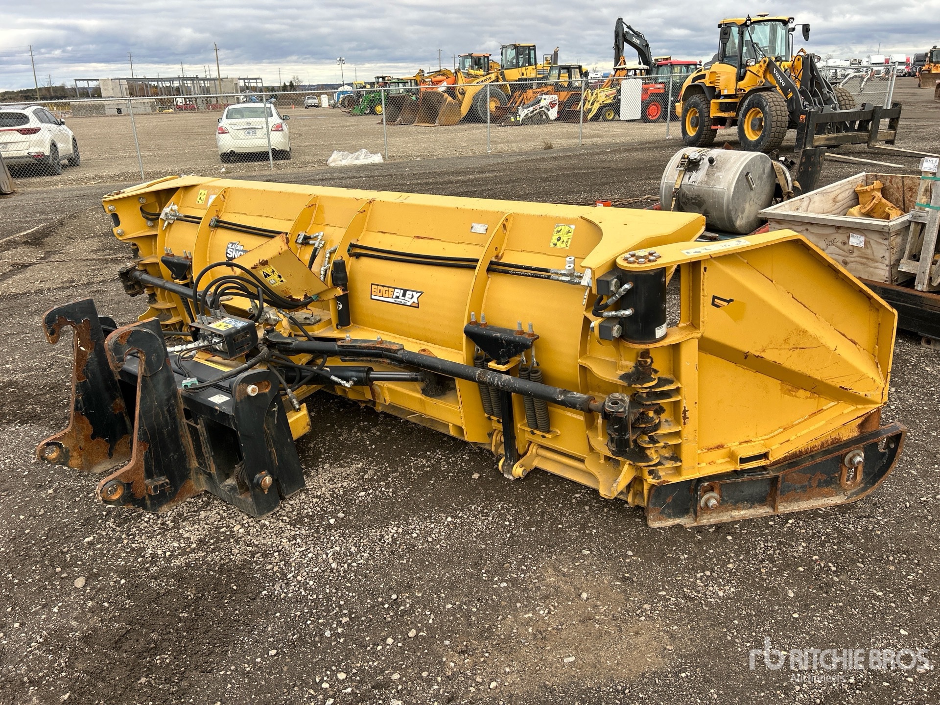 Aspect général with Image, coin arrière droit