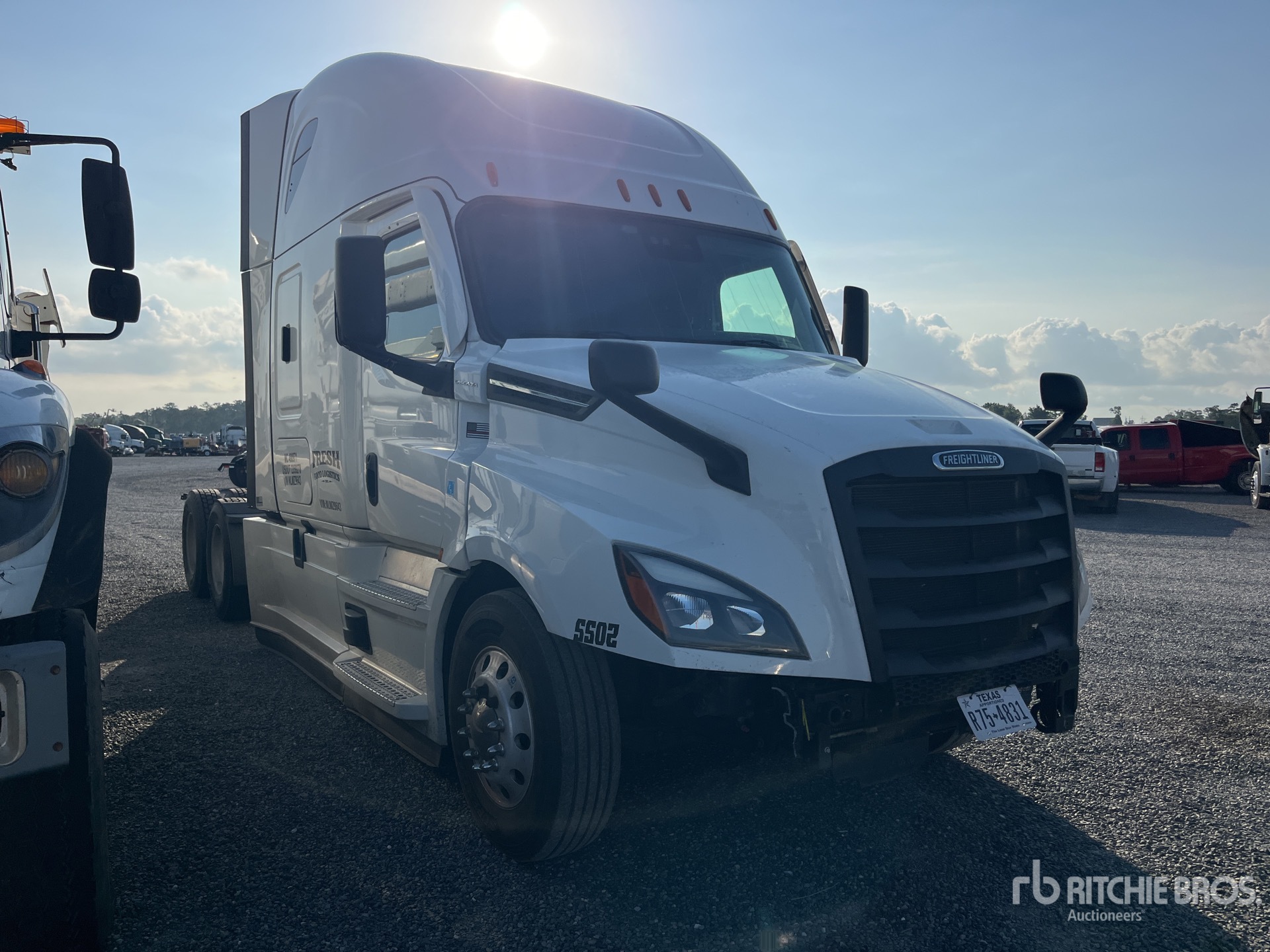 General Appearance with Foto, angolo anteriore destro