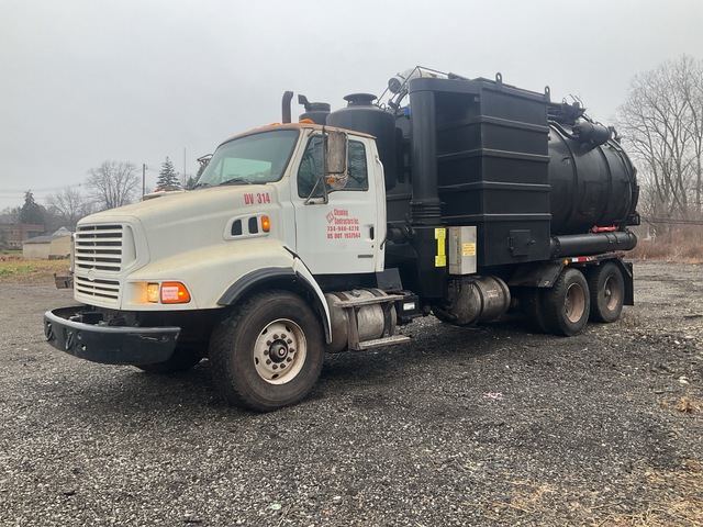 2007 Vactor on 2007 Sterling LT9500 6x4 Vacuum Excavator Truck