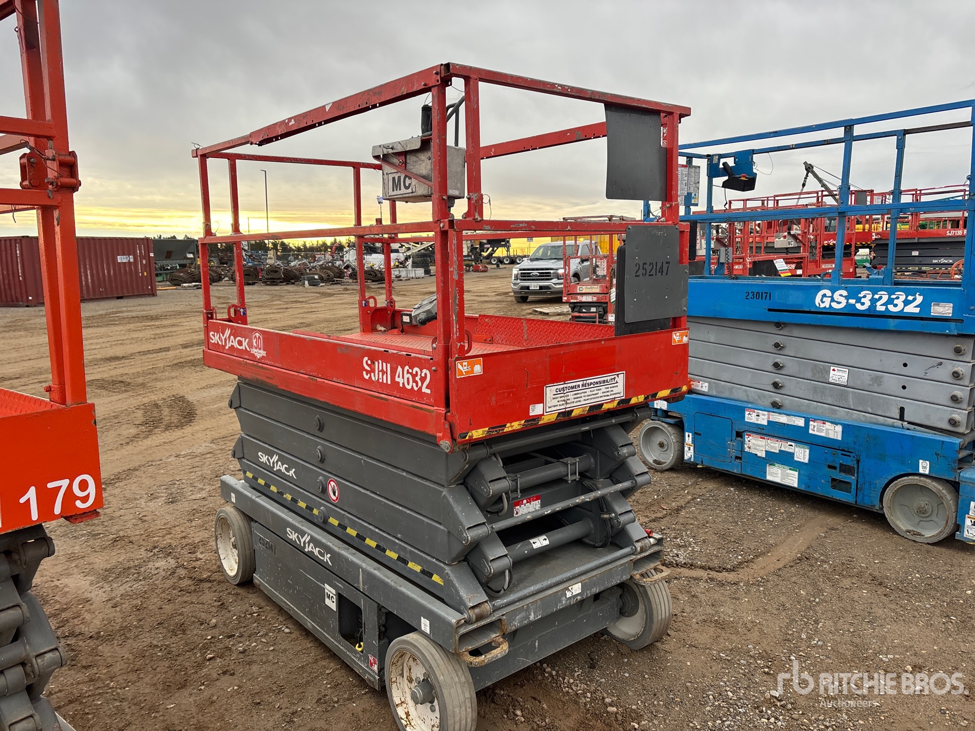 General Appearance with Bild, Ecke hinten links