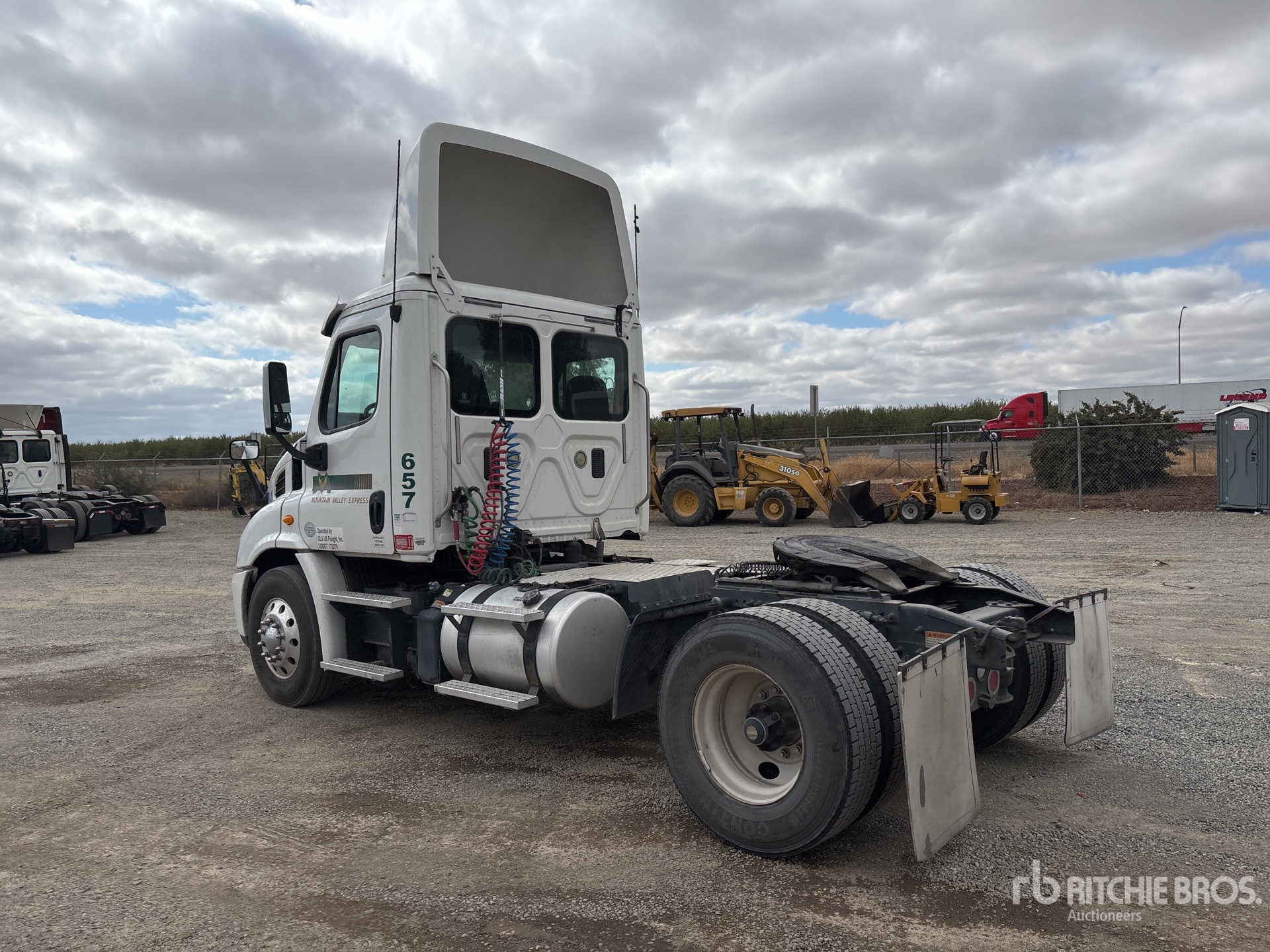 General Appearance with Foto, angolo posteriore sinistro