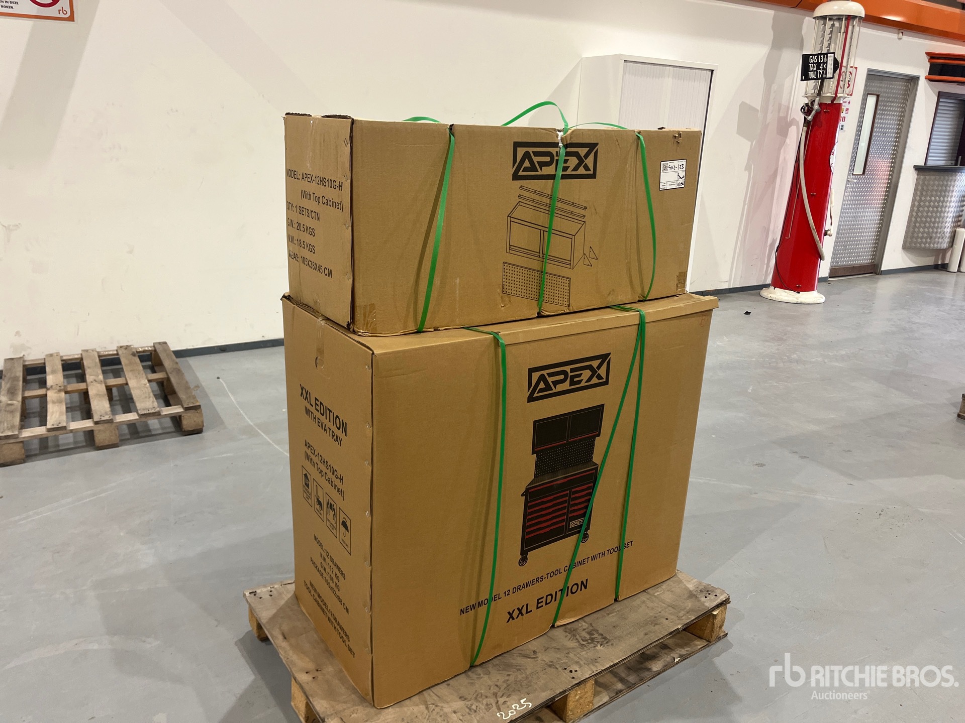 General Appearance with Picture, Left Front Corner