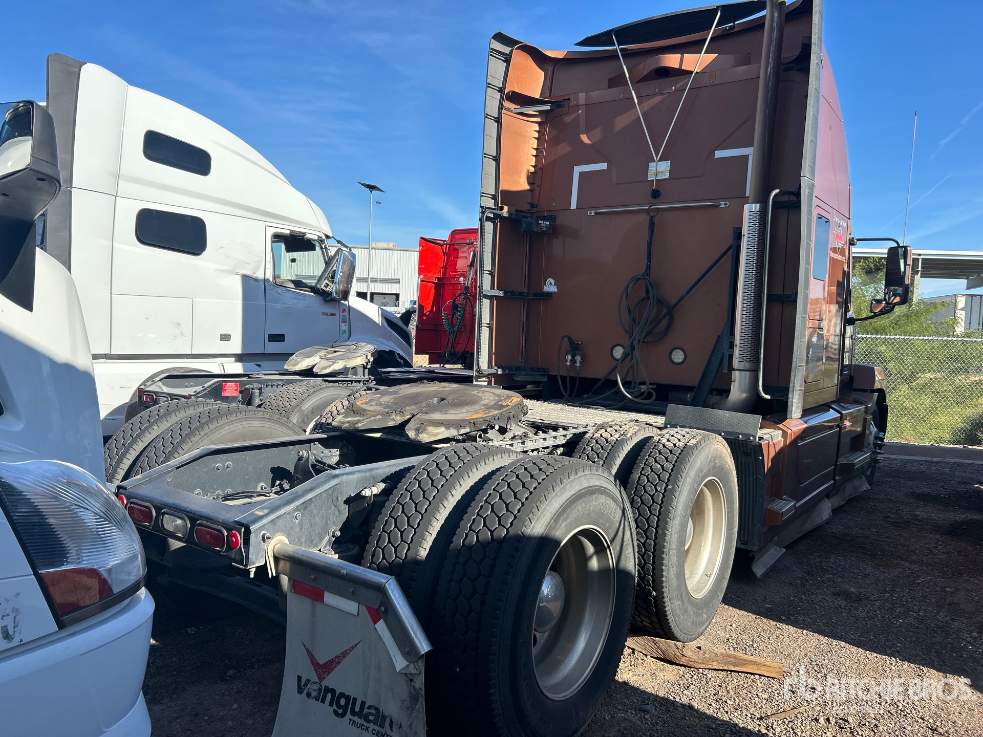 Aspect général with Image, coin arrière droit