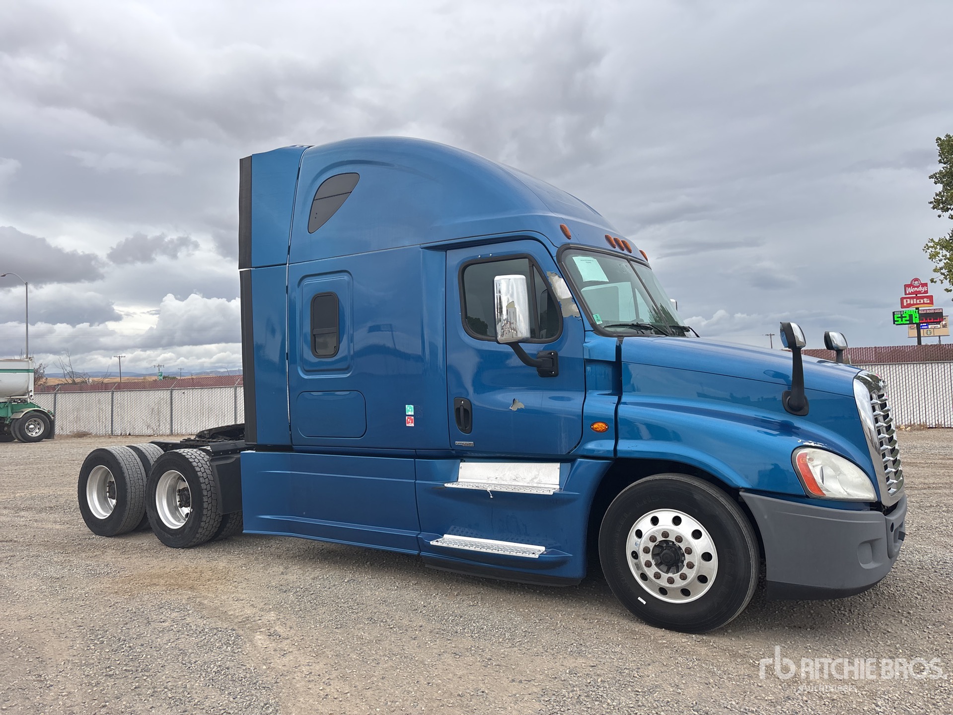 General Appearance with Bild, Ecke vorne rechts