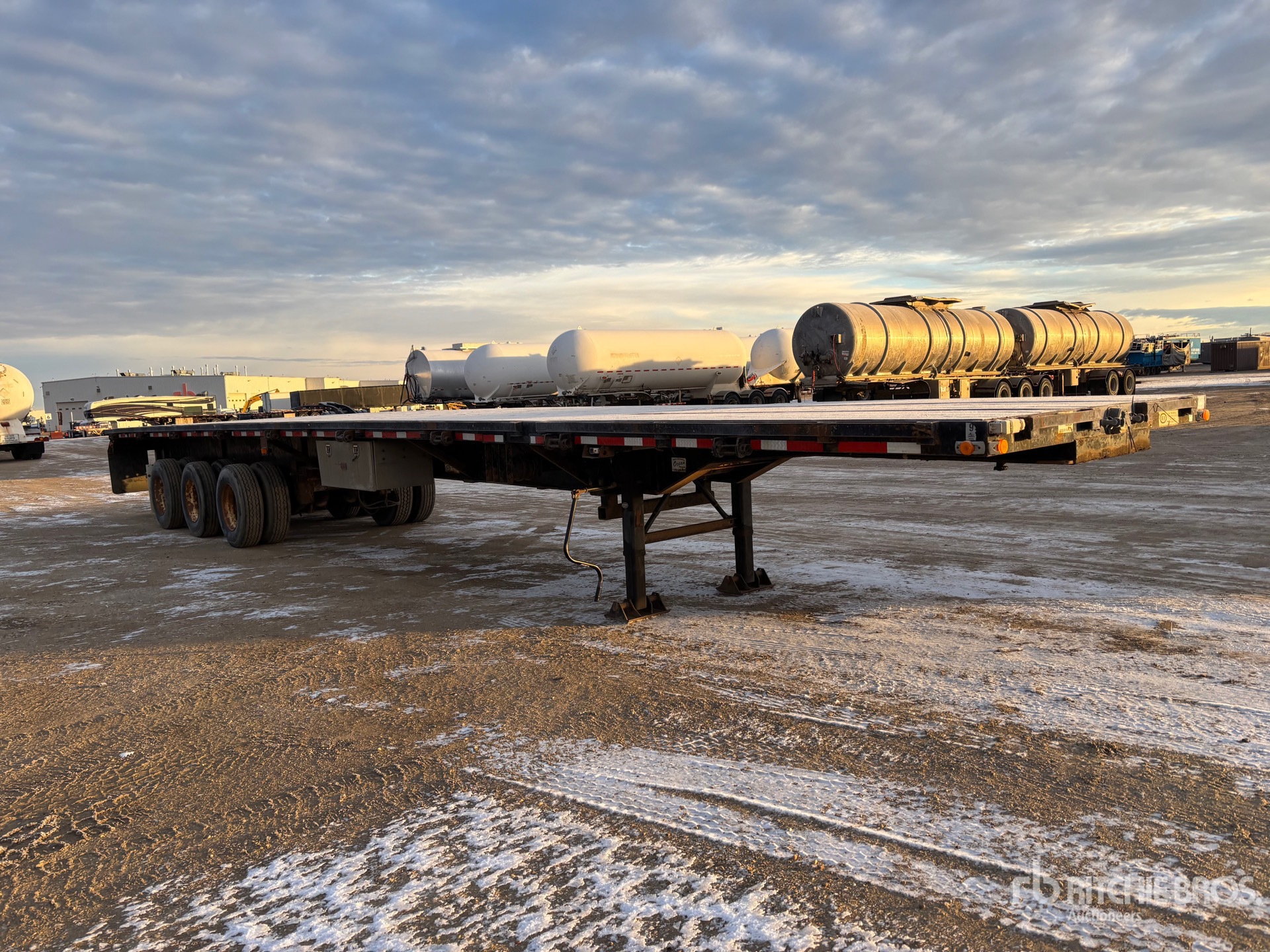 General Appearance with Foto, angolo anteriore destro