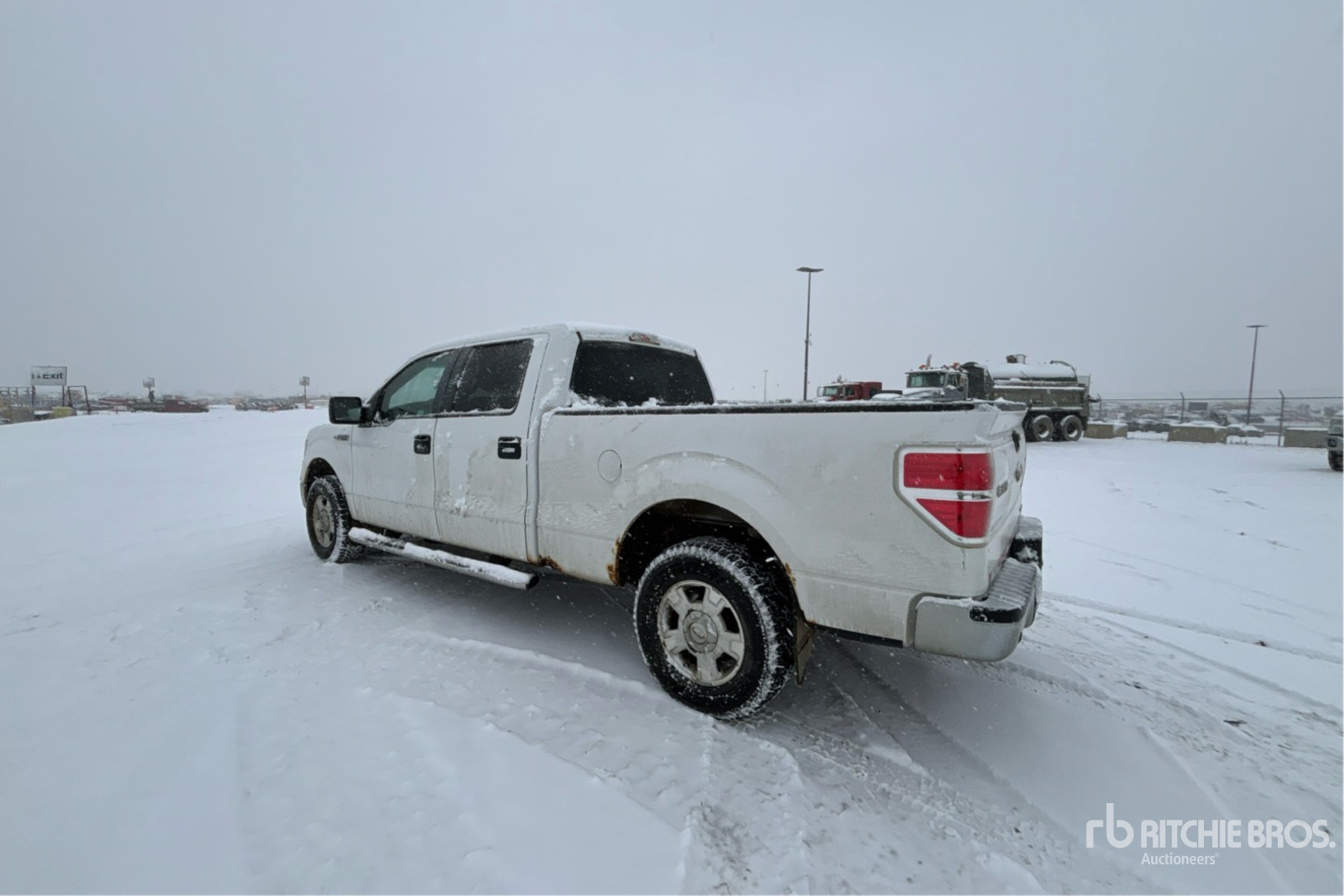 General Appearance with Picture, Left Rear Corner