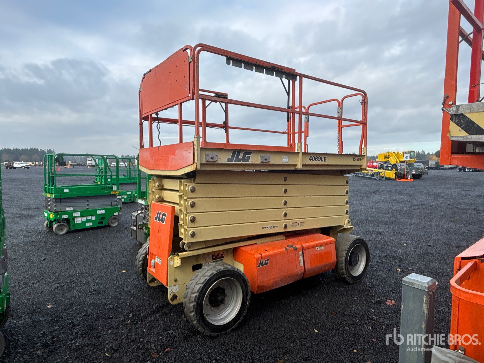 General Appearance with Featured Photo