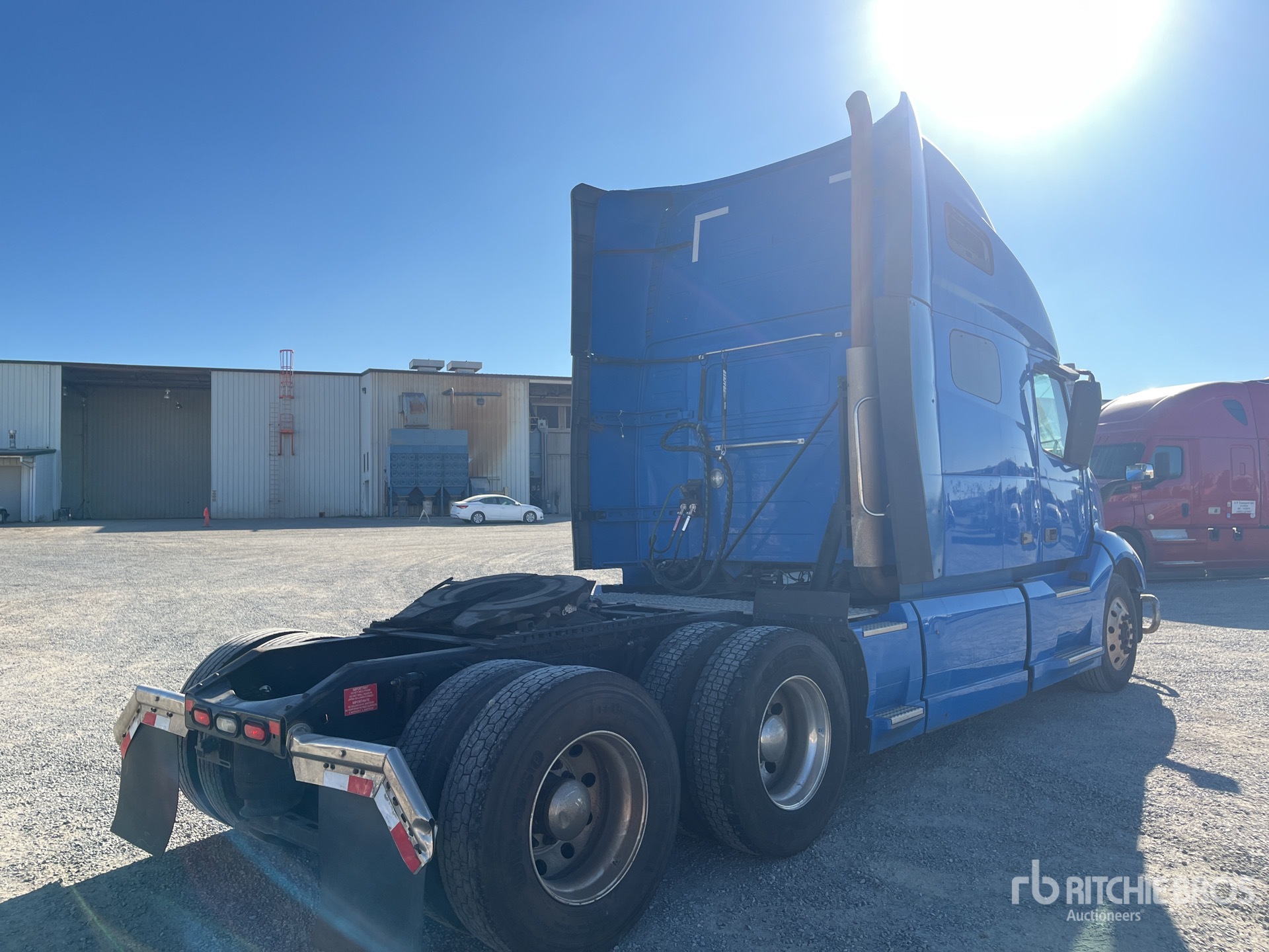 Aspect général with Image, coin arrière droit