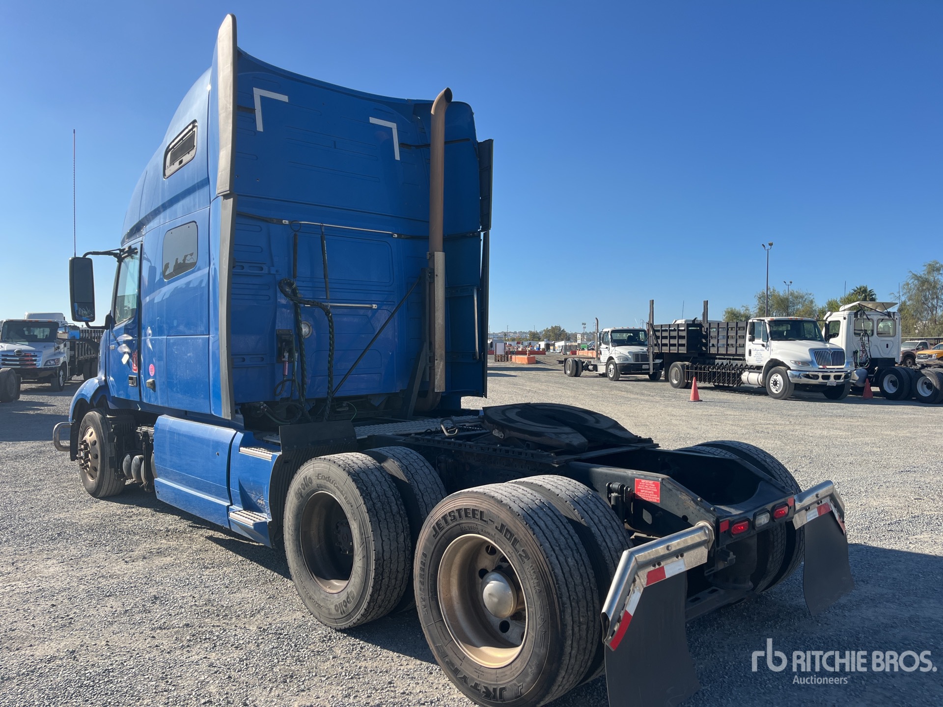 Aspect général with Image, coin arrière gauche