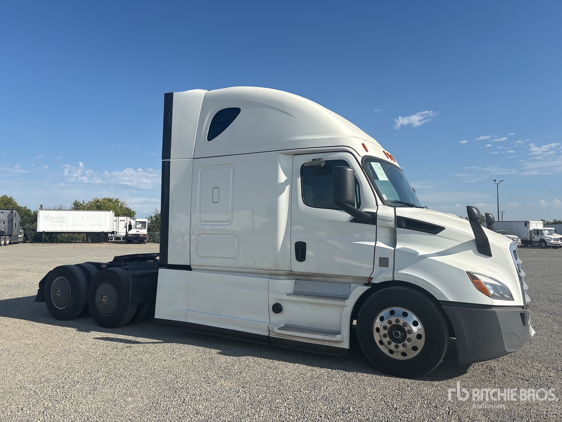 General Appearance with Foto, angolo anteriore destro