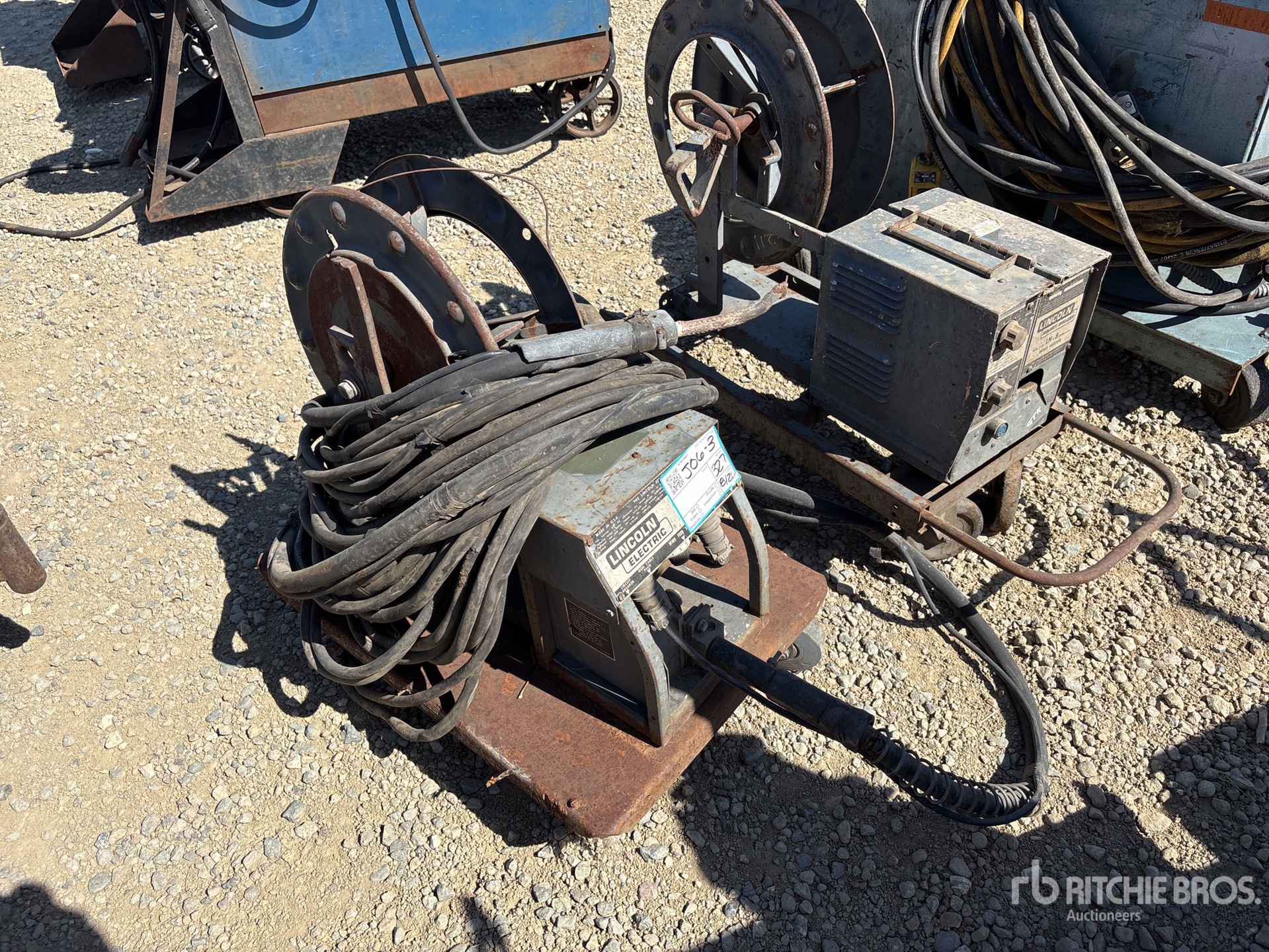 Aspect général with Image, coin avant droit