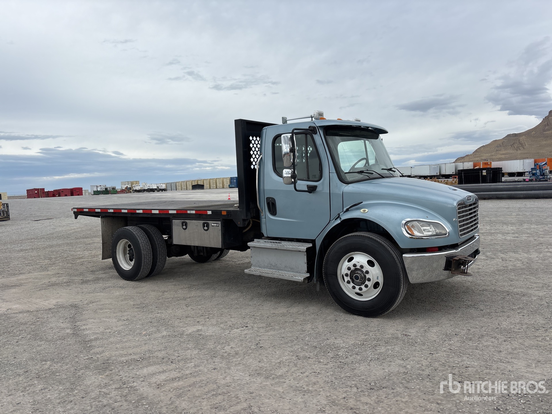 Aspect général with Image, coin avant droit