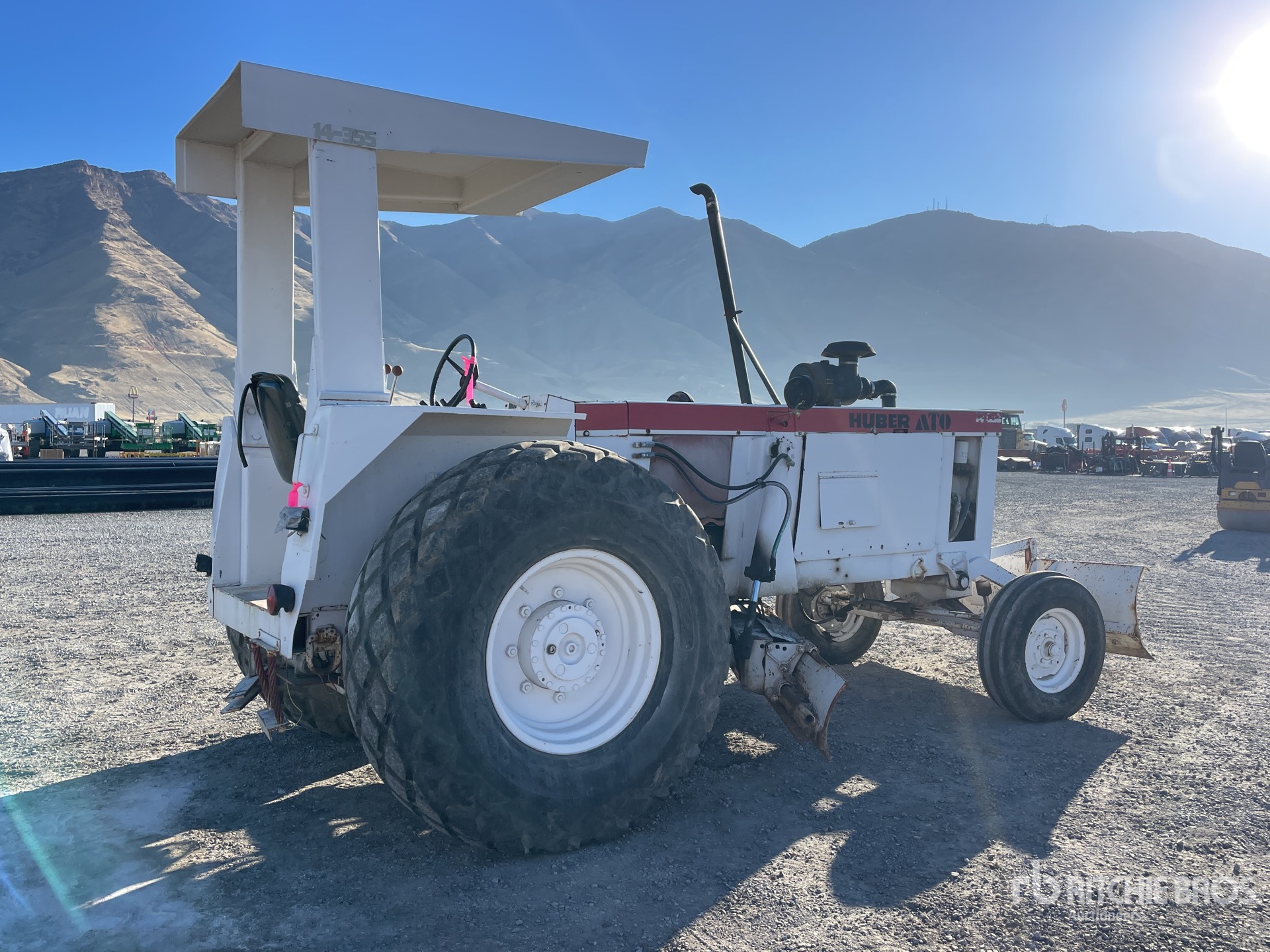 General Appearance with Imagen: esquina trasera derecha