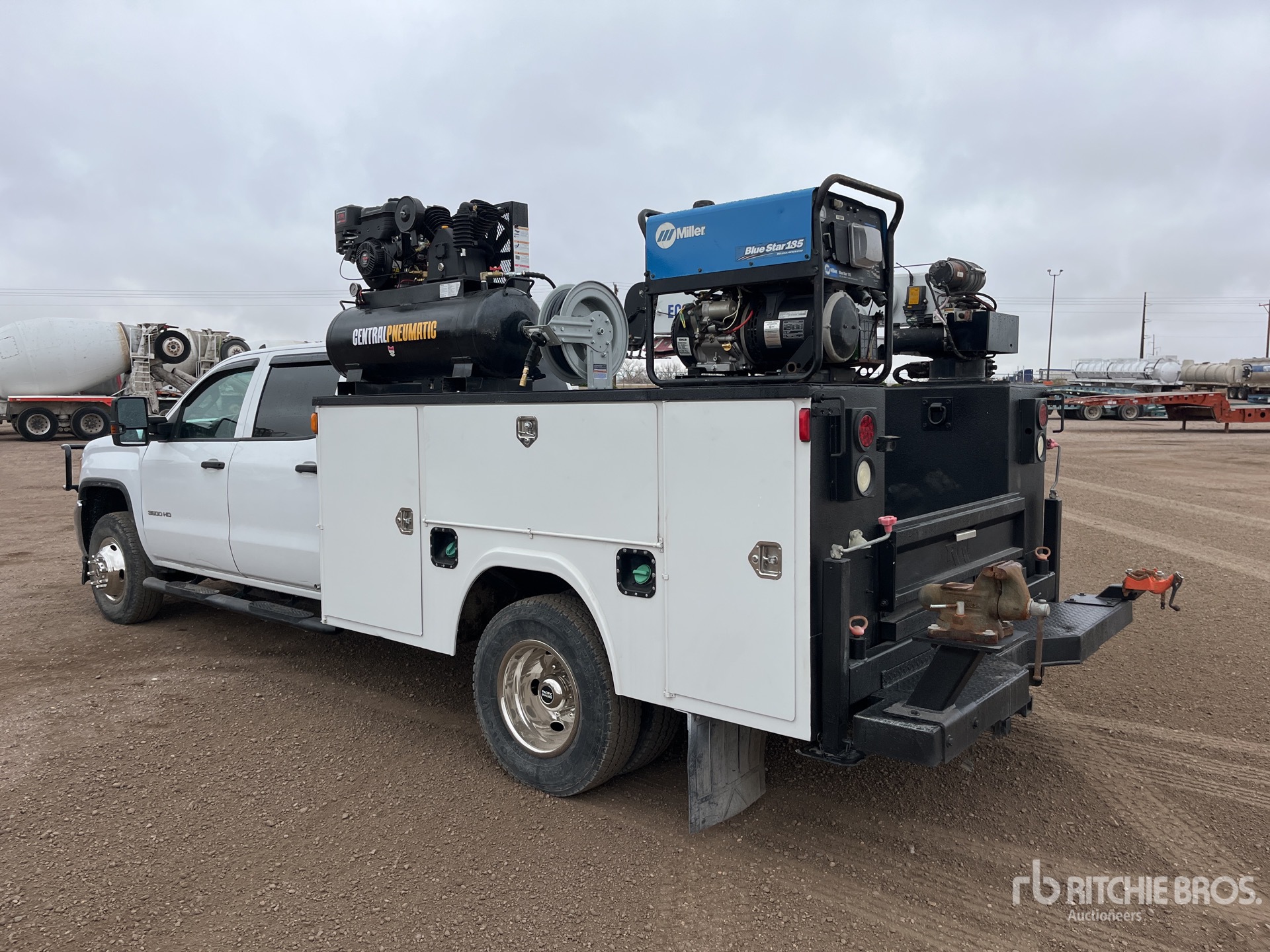 General Appearance with Picture, Left Rear Corner