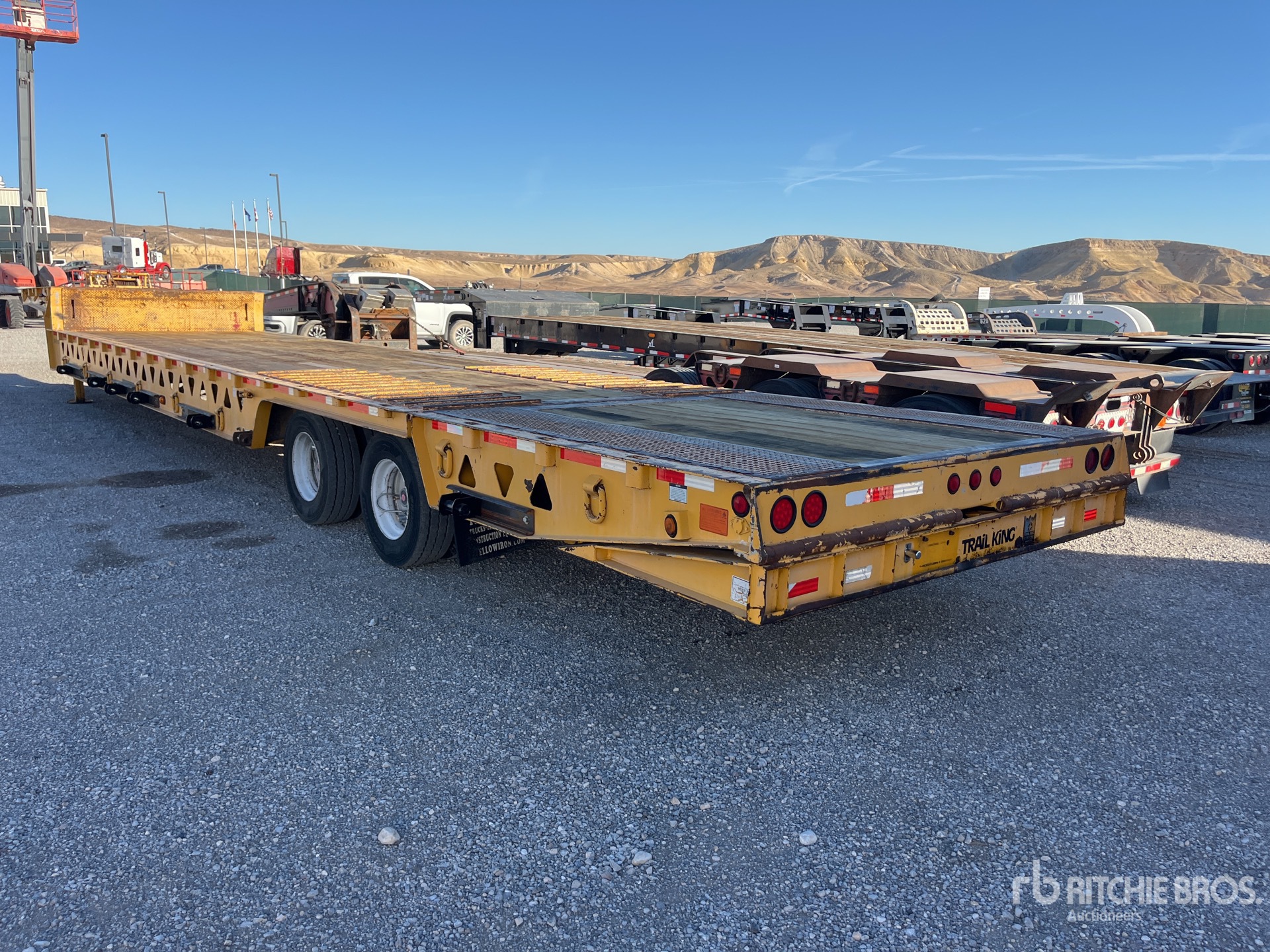 General Appearance with Foto, angolo posteriore sinistro