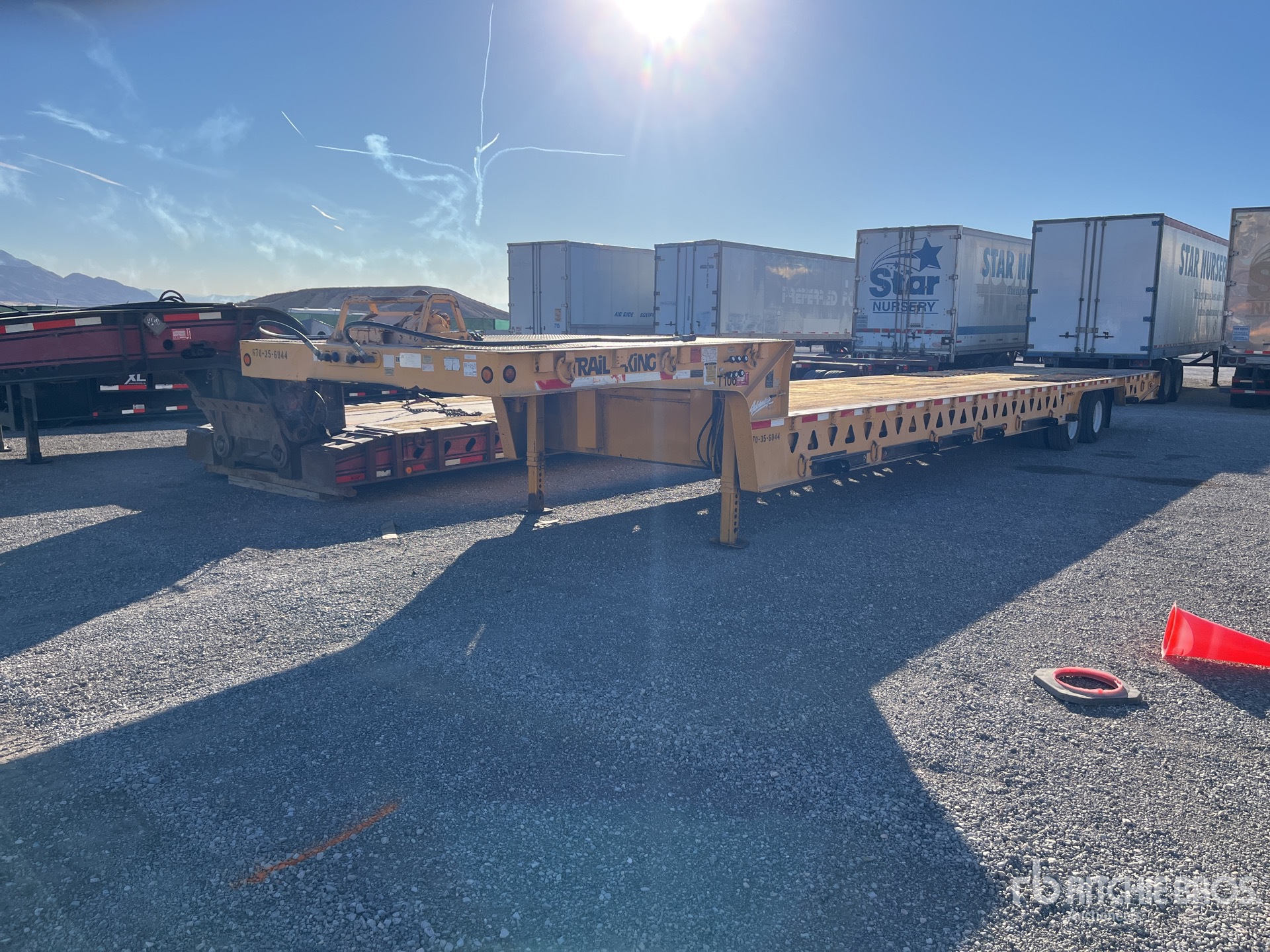 General Appearance with Foto, angolo anteriore sinistro