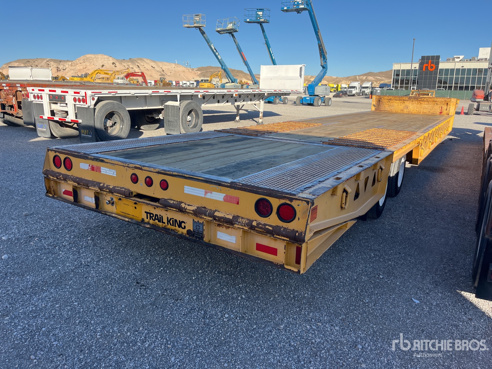 General Appearance with Foto, angolo anteriore sinistro