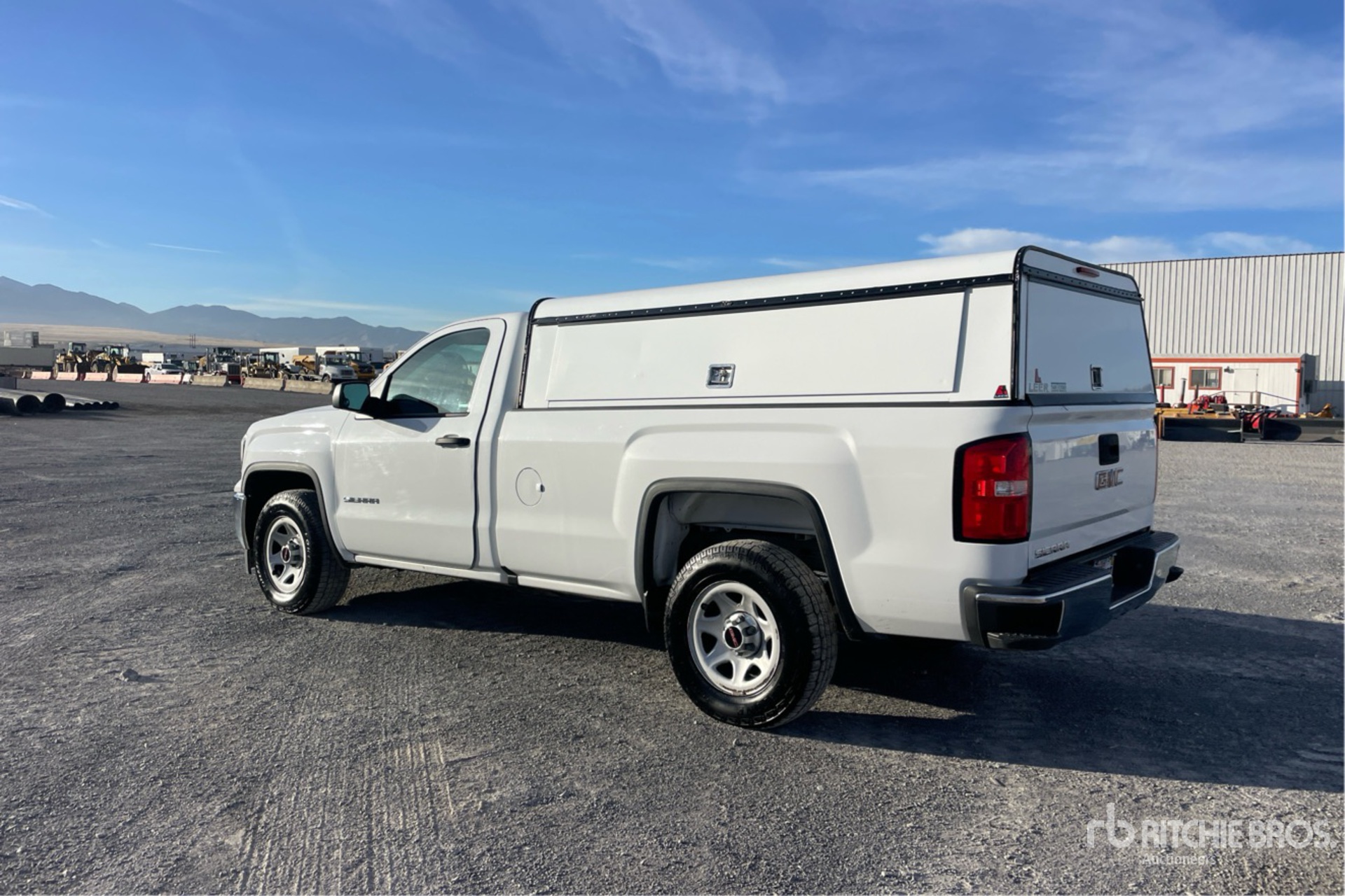 General Appearance with Foto, angolo posteriore sinistro