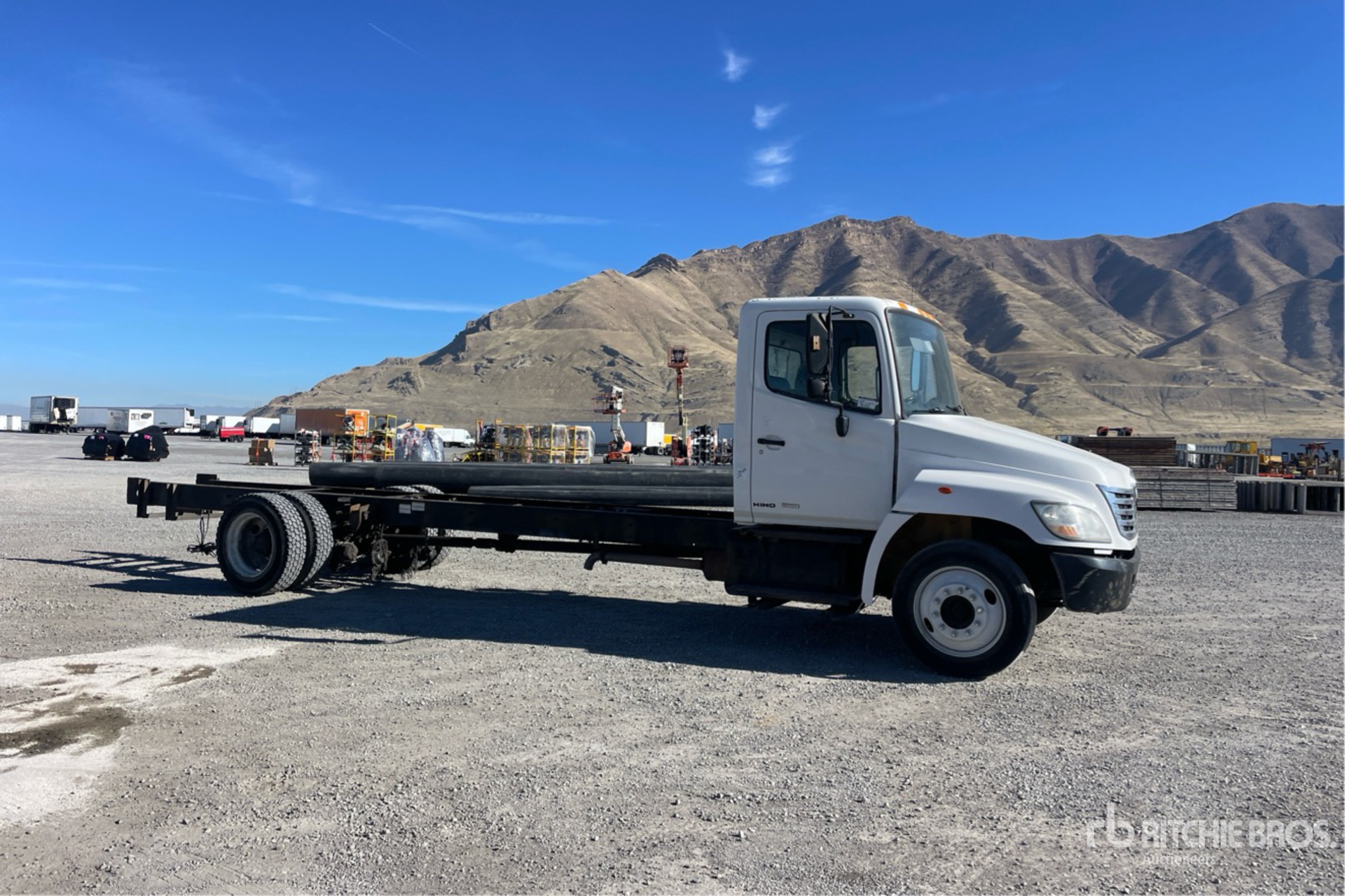 Aspect général with Image, coin avant droit