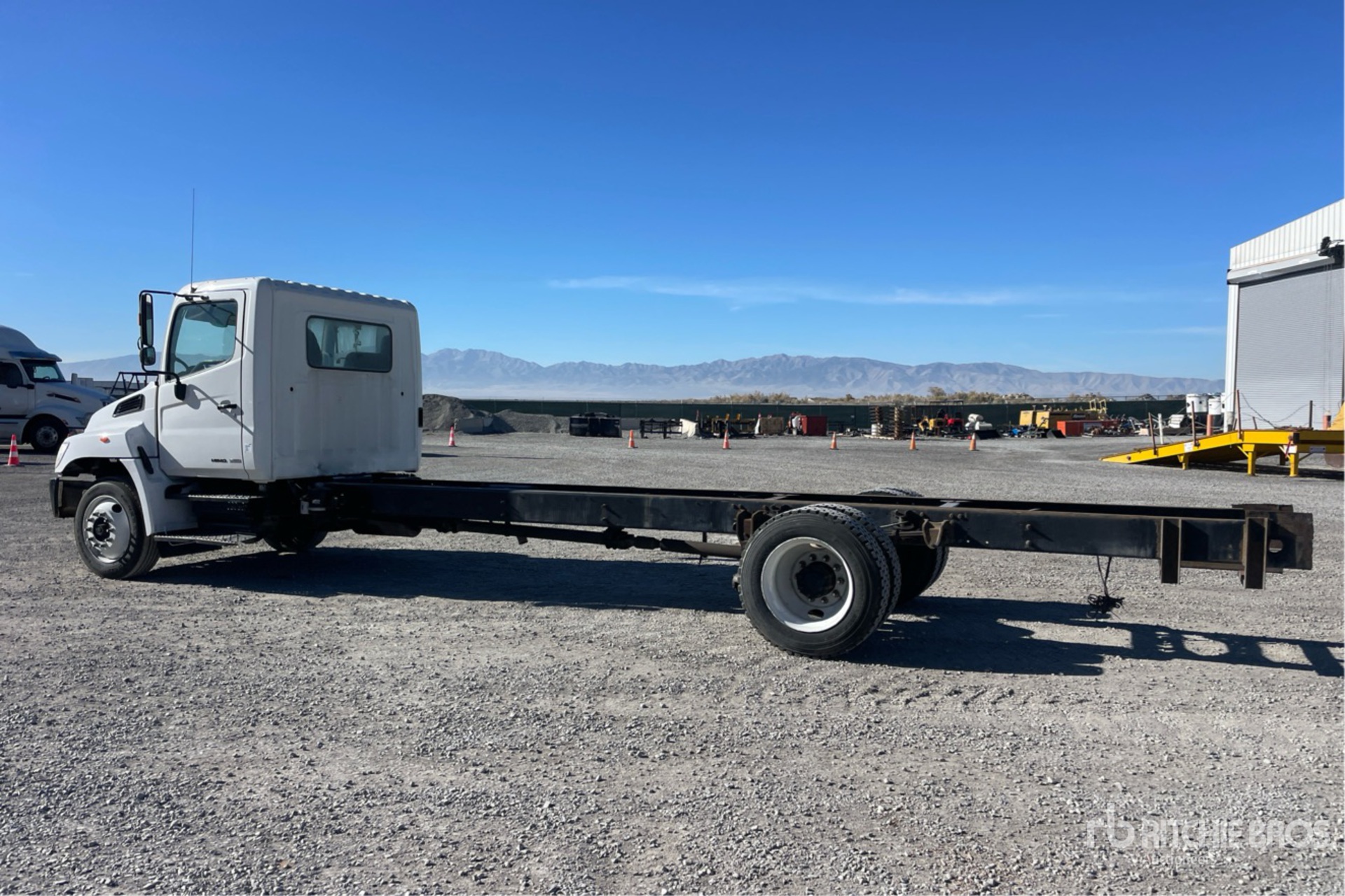 Aspect général with Image, coin arrière gauche