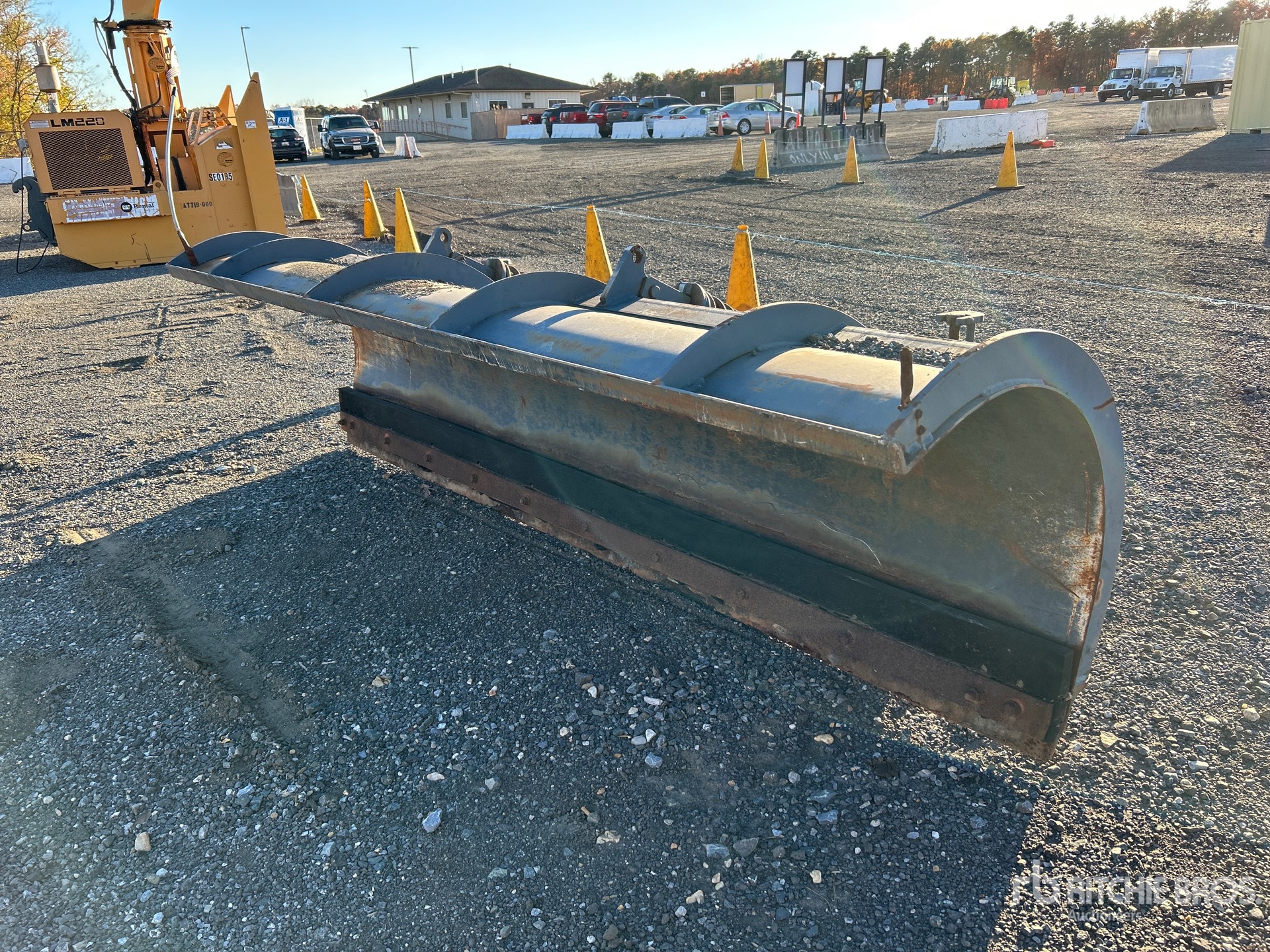 General Appearance with Bild, Ecke vorne links