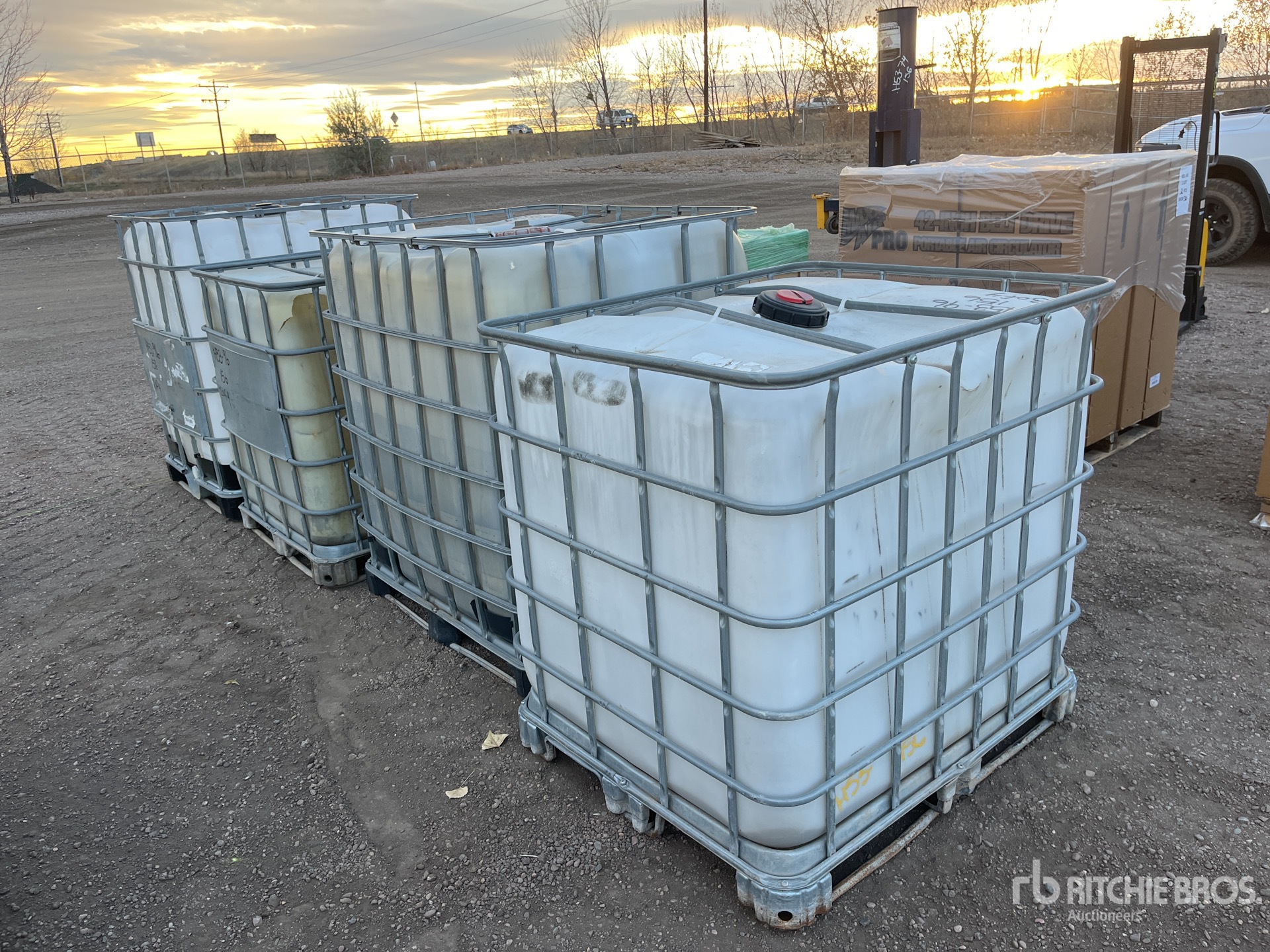 General Appearance with Bild, Ecke vorne rechts