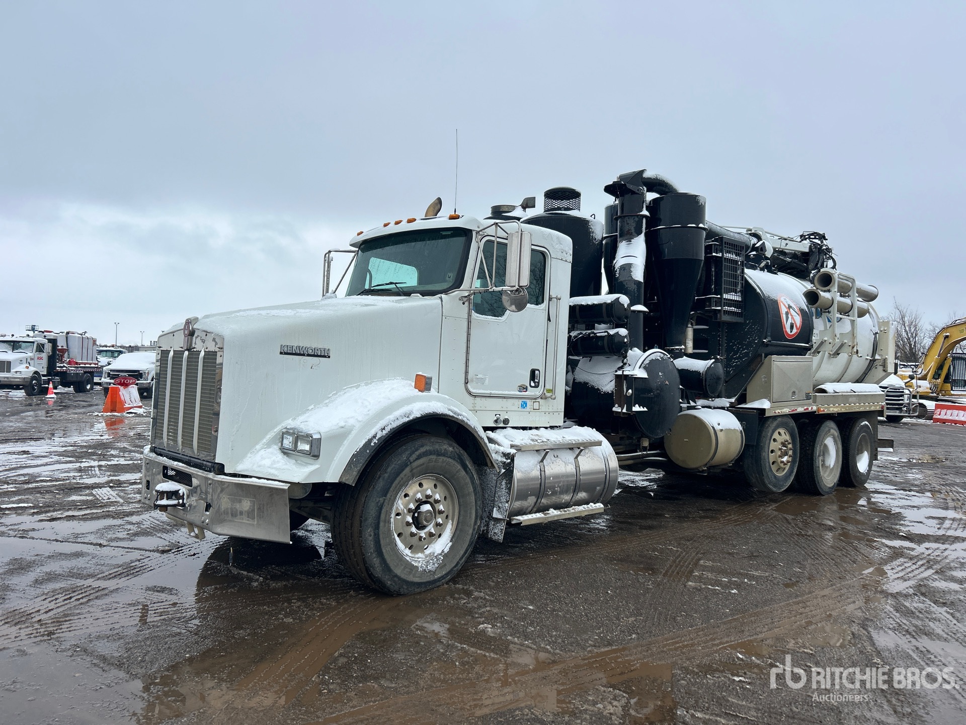 General Appearance with Foto, angolo anteriore sinistro