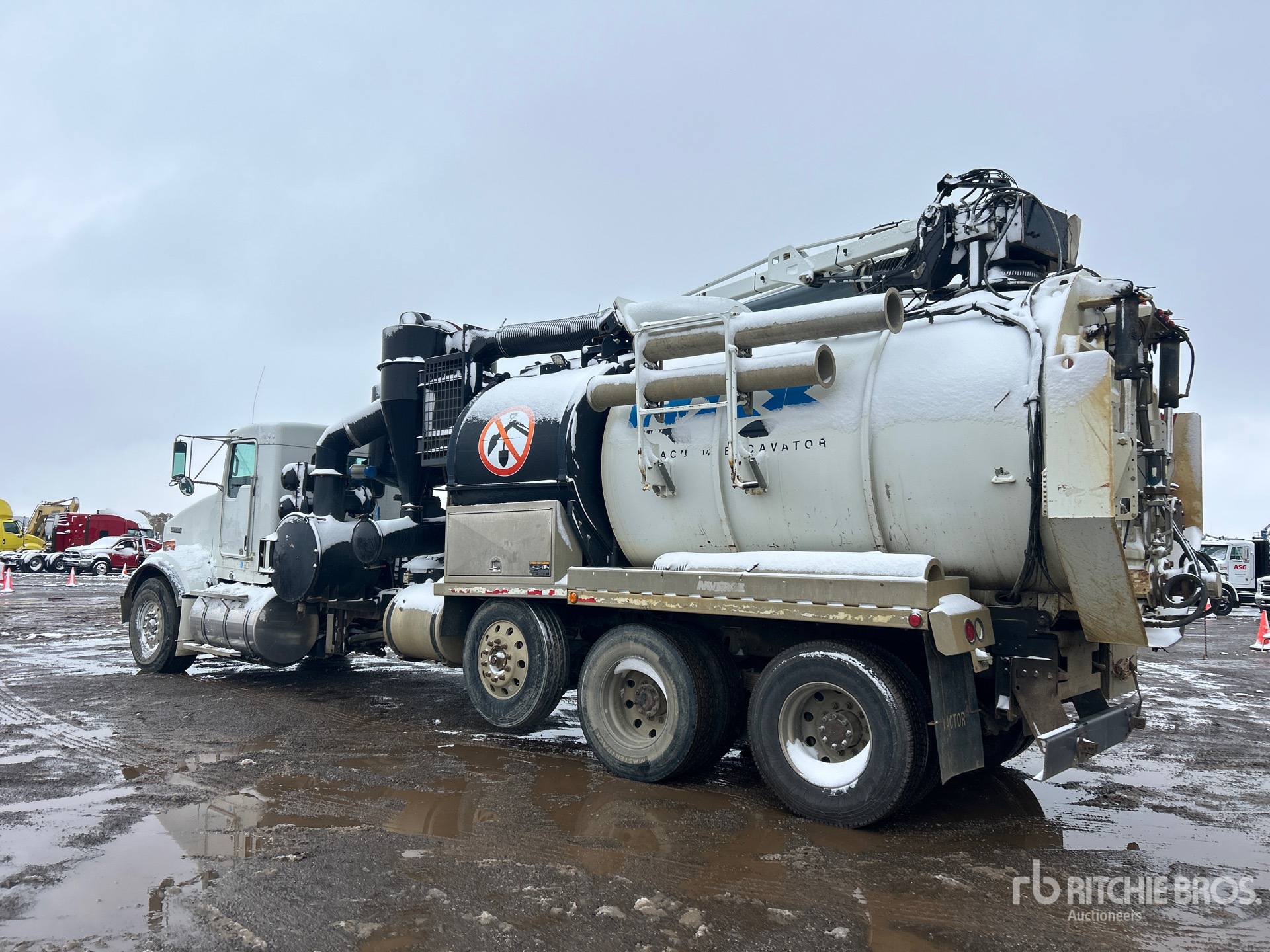 General Appearance with Foto, angolo posteriore sinistro