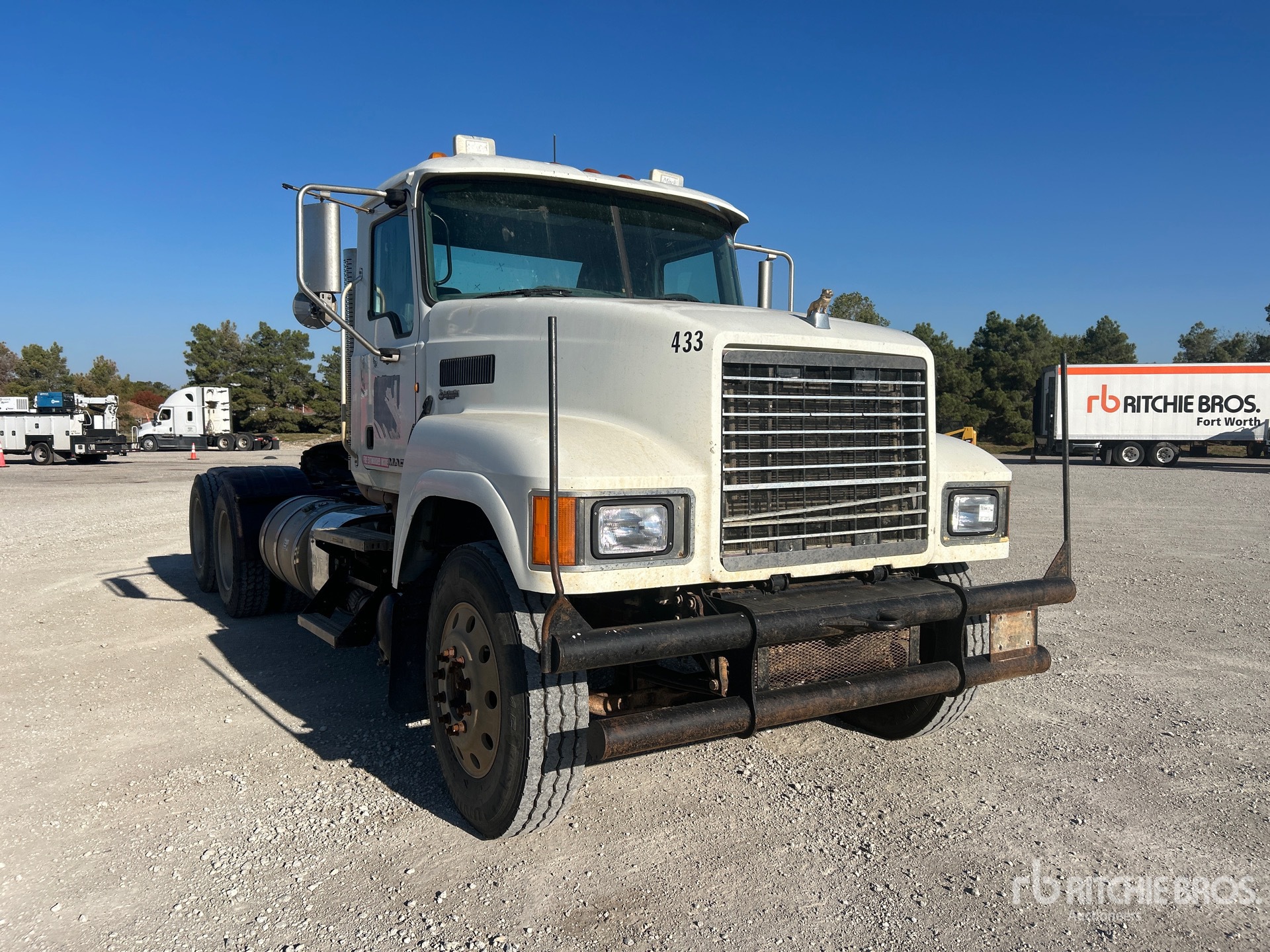 General Appearance with Bild, Ecke vorne rechts