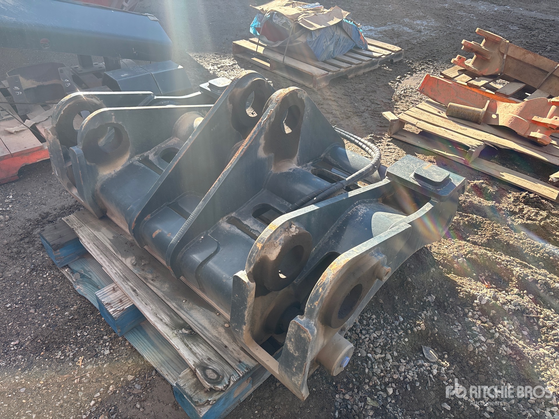 Aspect général with Image, coin arrière droit