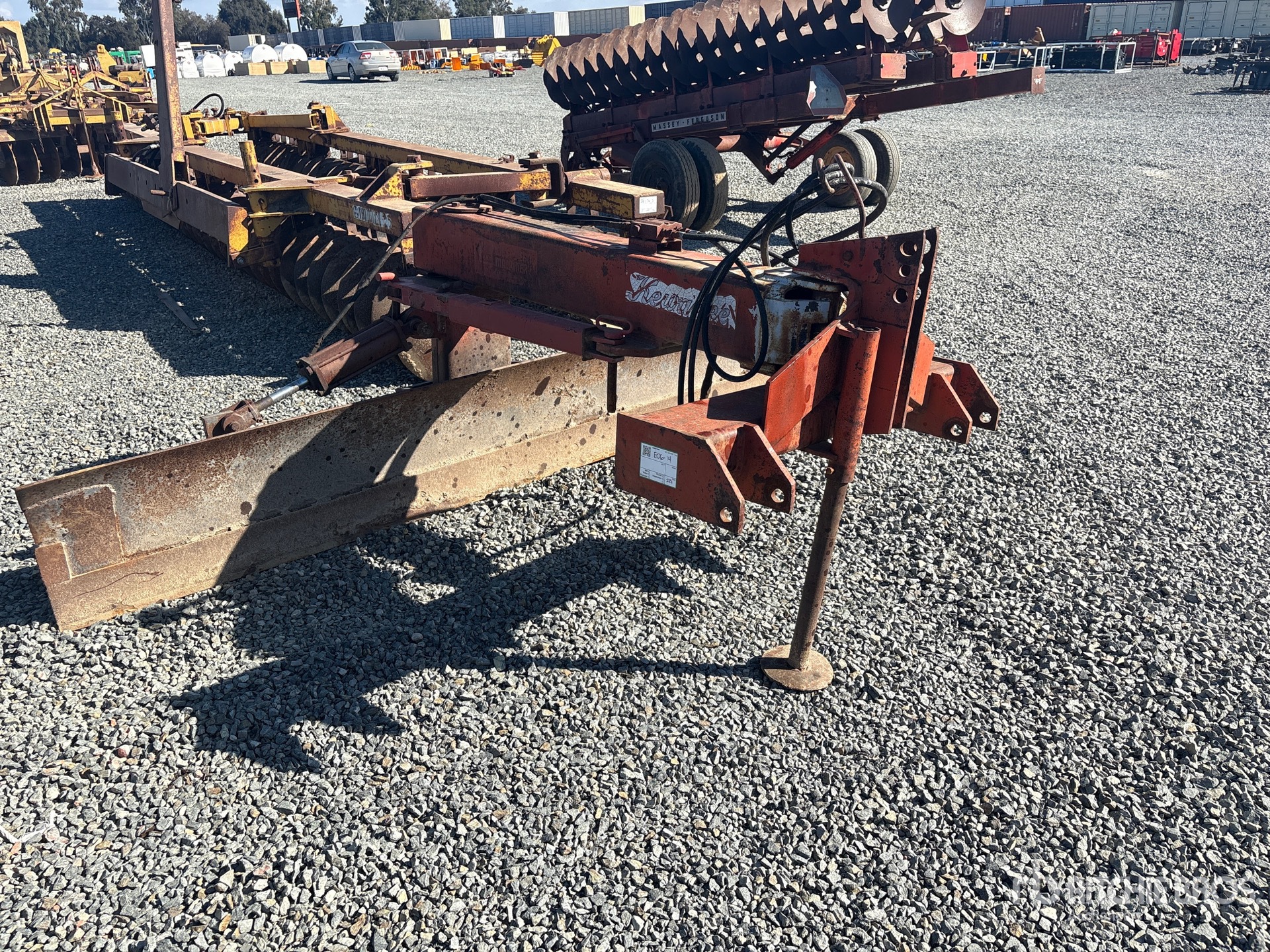 General Appearance with Bild, Ecke vorne rechts