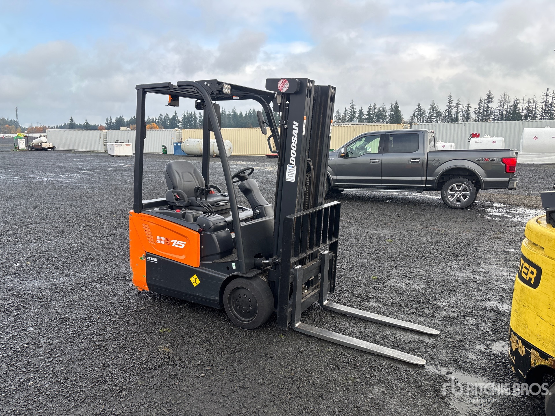 General Appearance with Picture, Right Front Corner