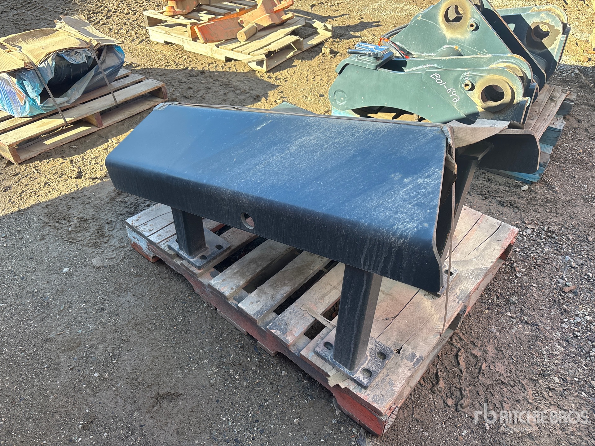 General Appearance with Bild, Ecke hinten links