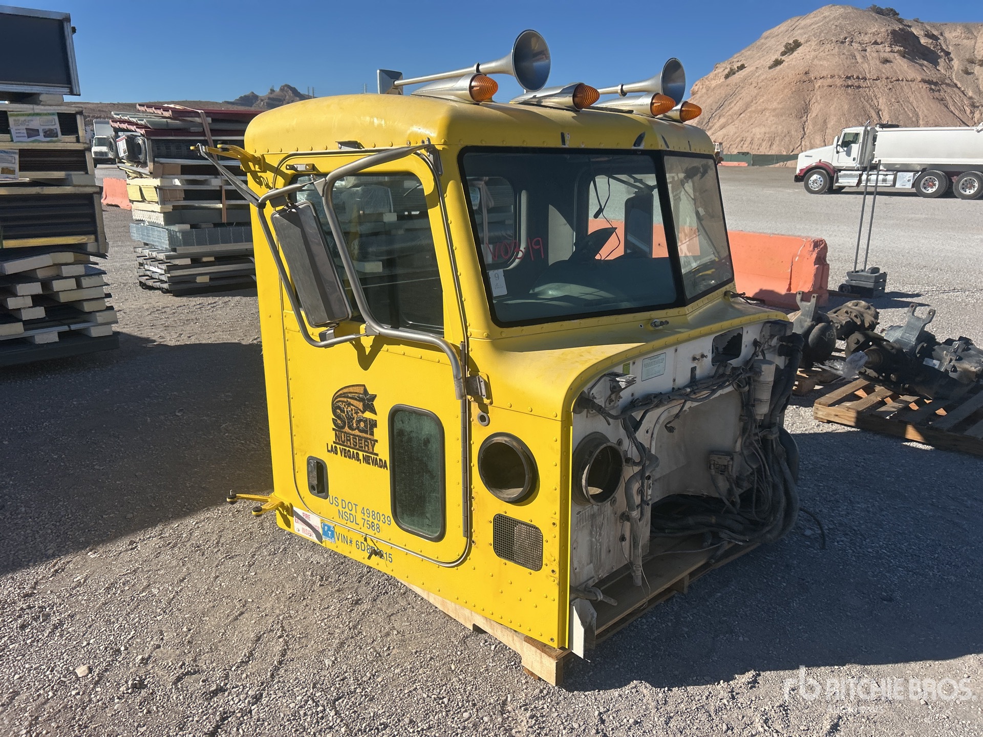 Aspect général with Image, coin avant droit