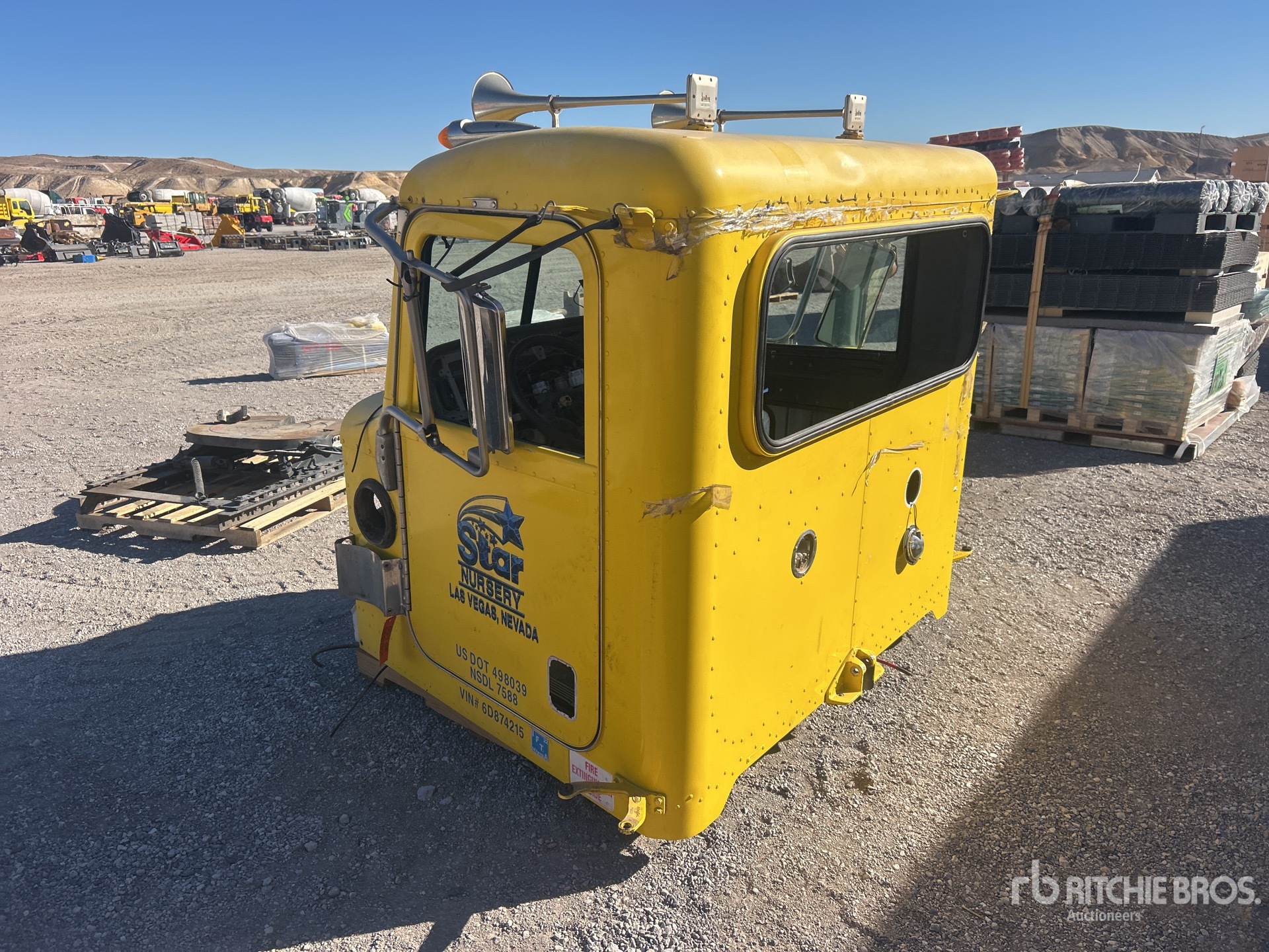 Aspect général with Image, coin arrière gauche