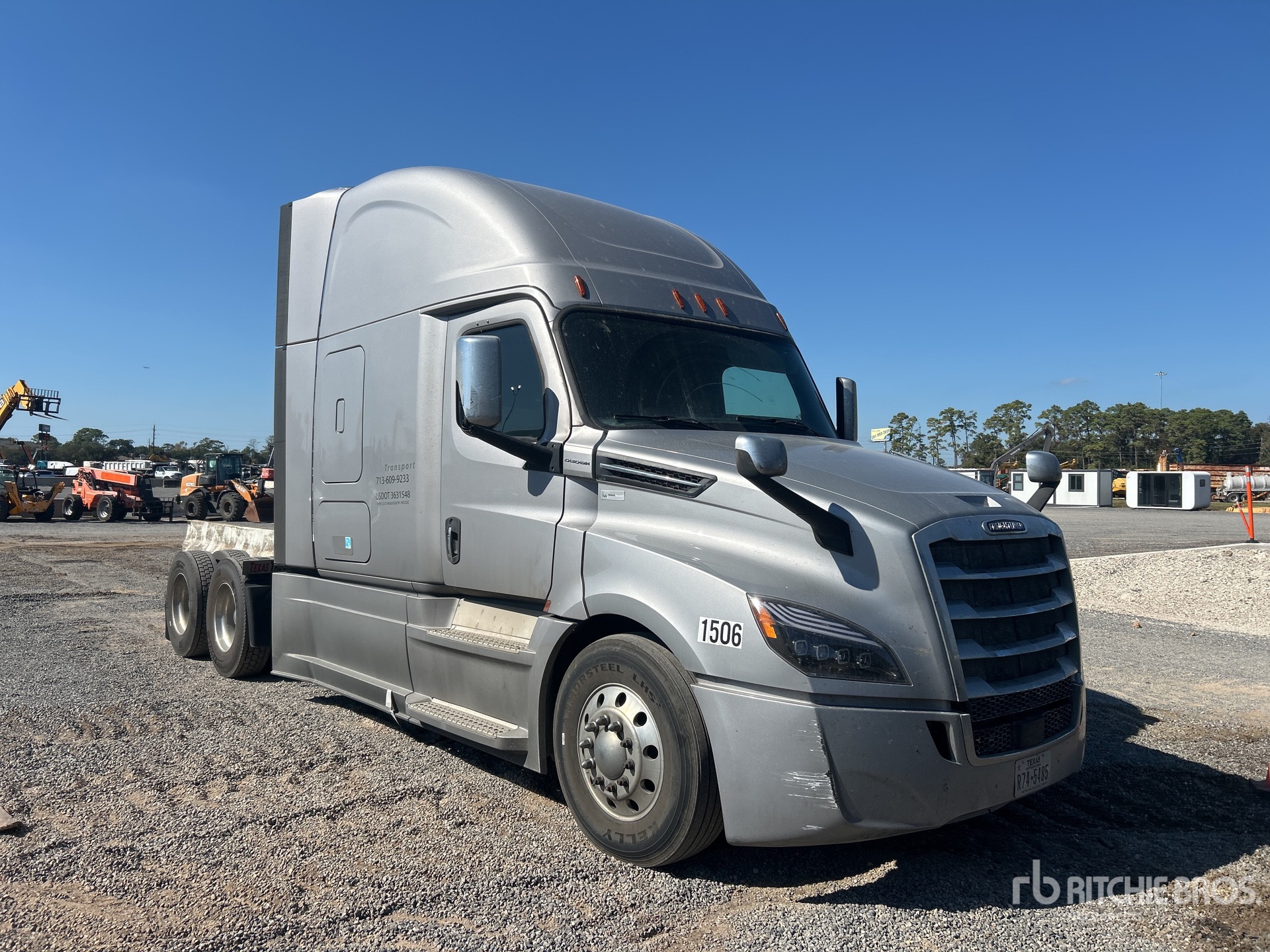 General Appearance with Foto, angolo anteriore destro