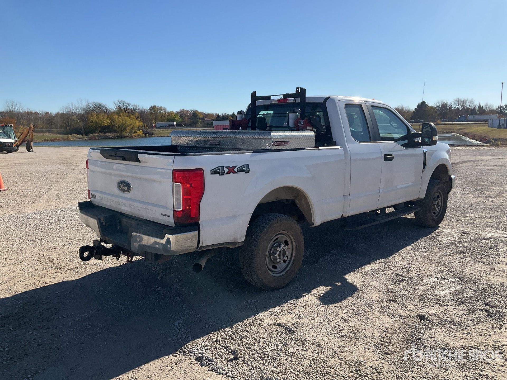 Aspect général with Image, coin arrière droit