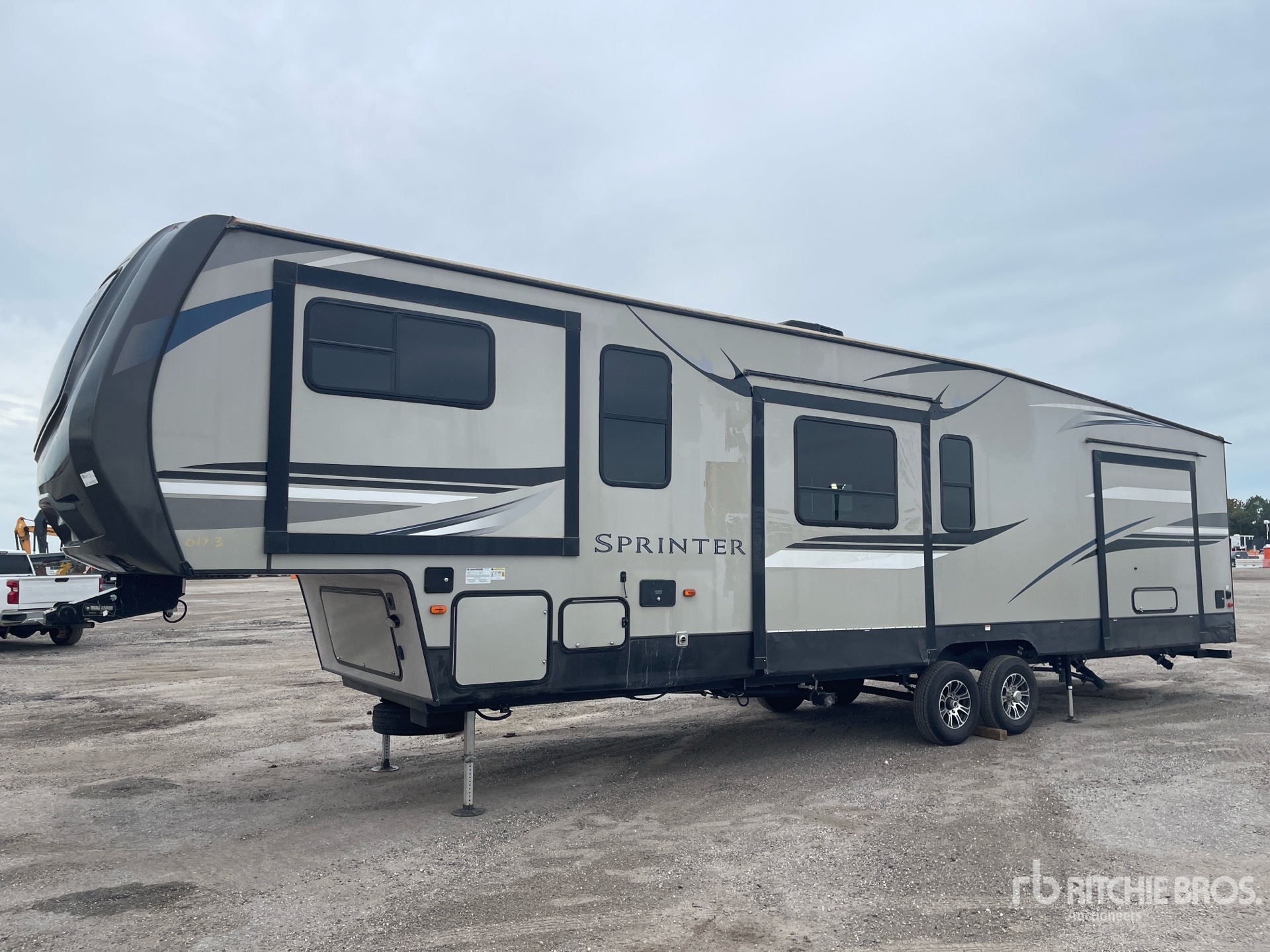 General Appearance with Picture, Left Front Corner