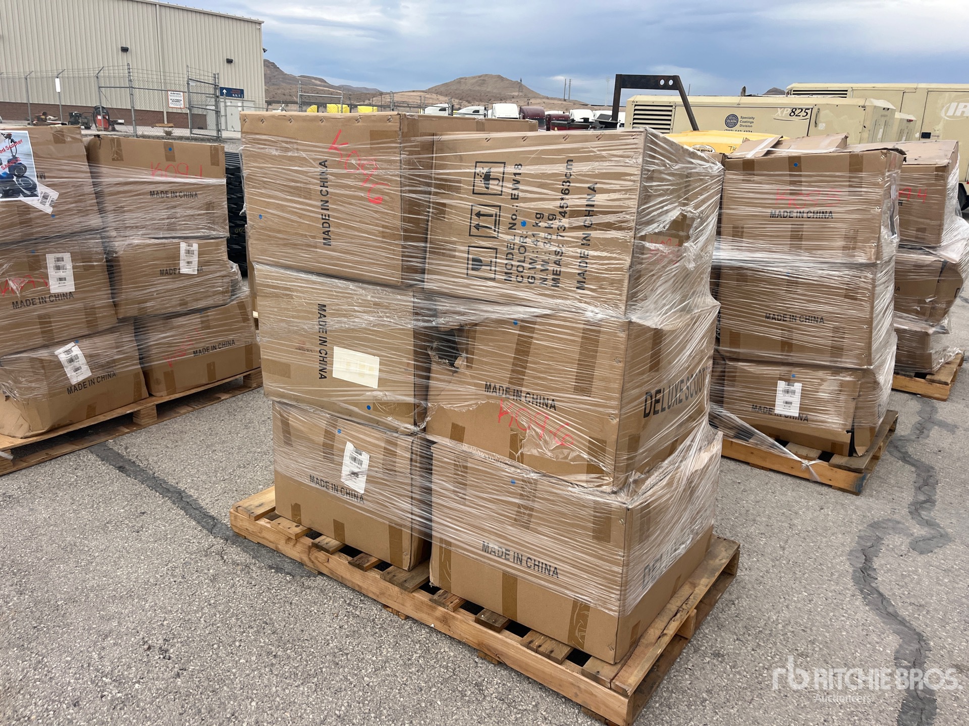 General Appearance with Bild, Ecke vorne rechts