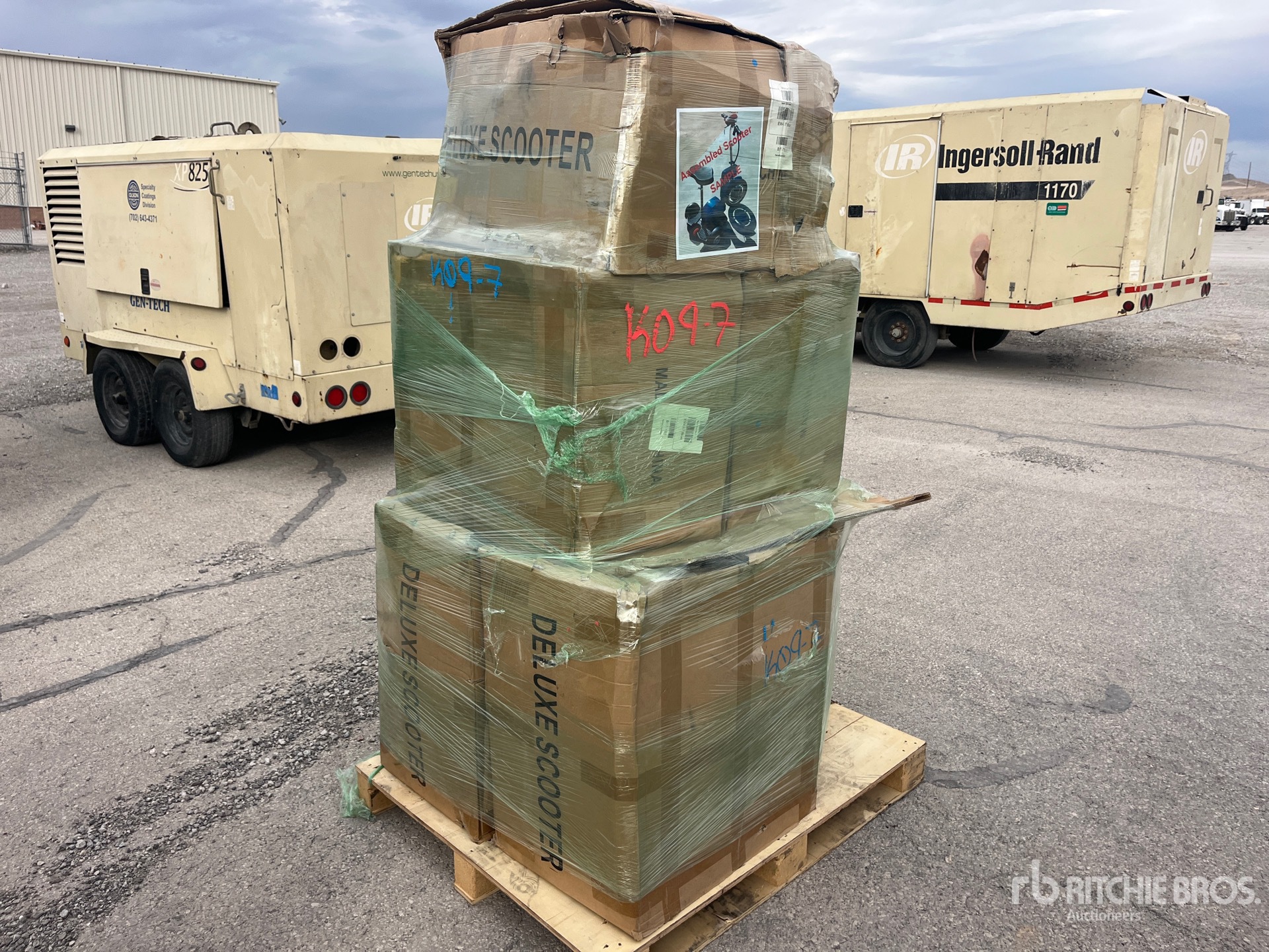 General Appearance with Bild, Ecke vorne rechts