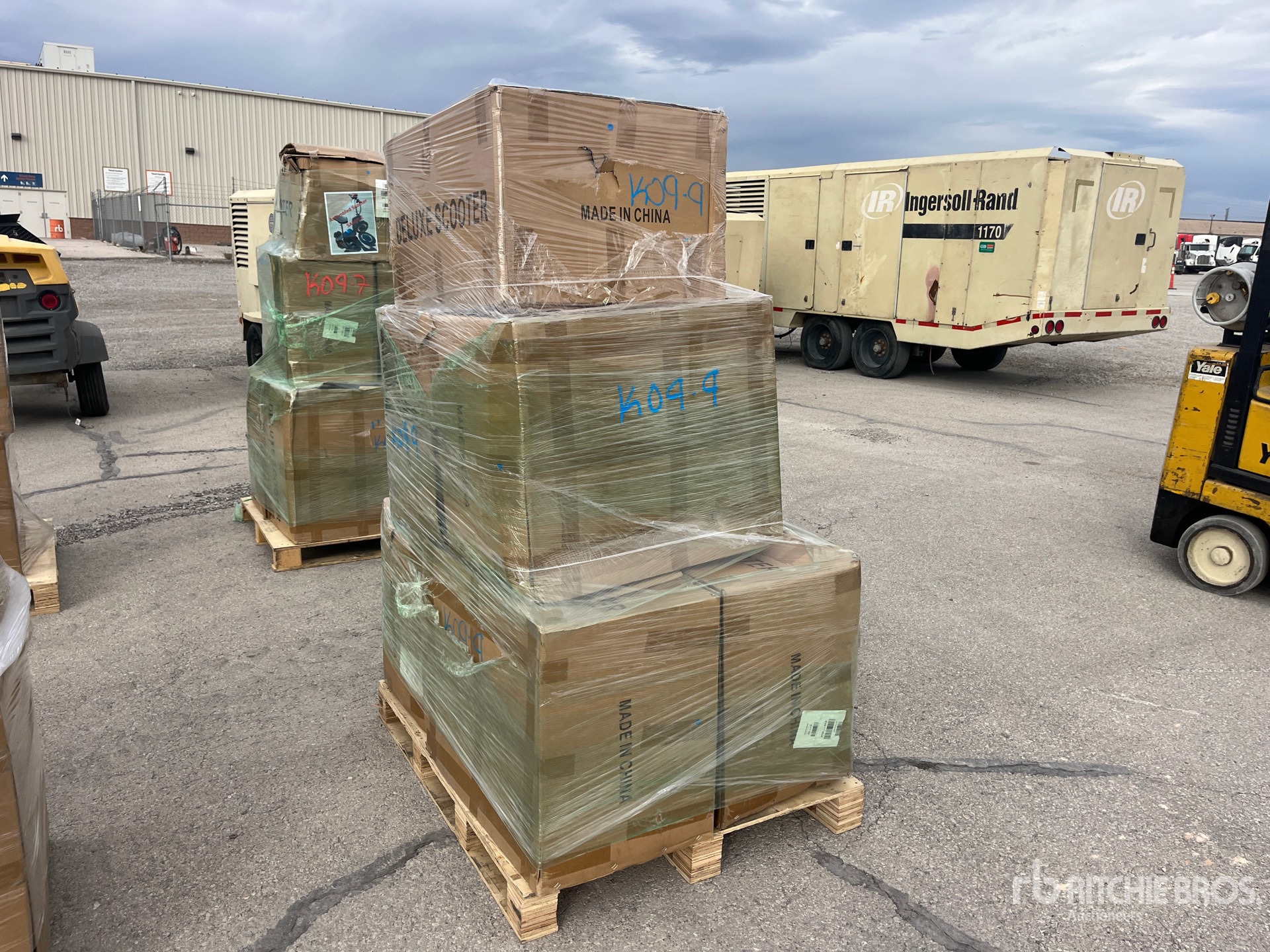 General Appearance with Bild, Ecke vorne rechts