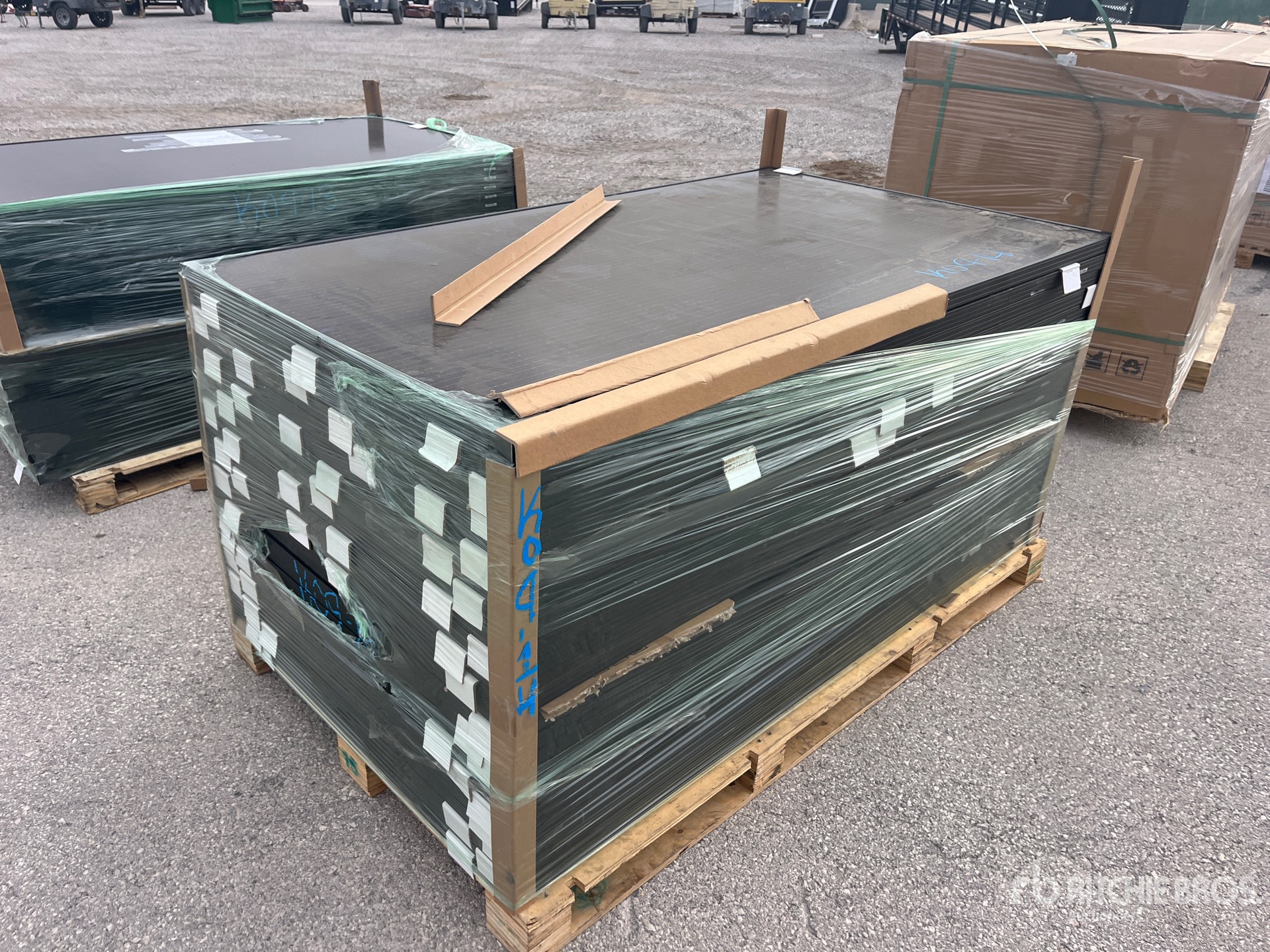 General Appearance with Bild, Ecke hinten links