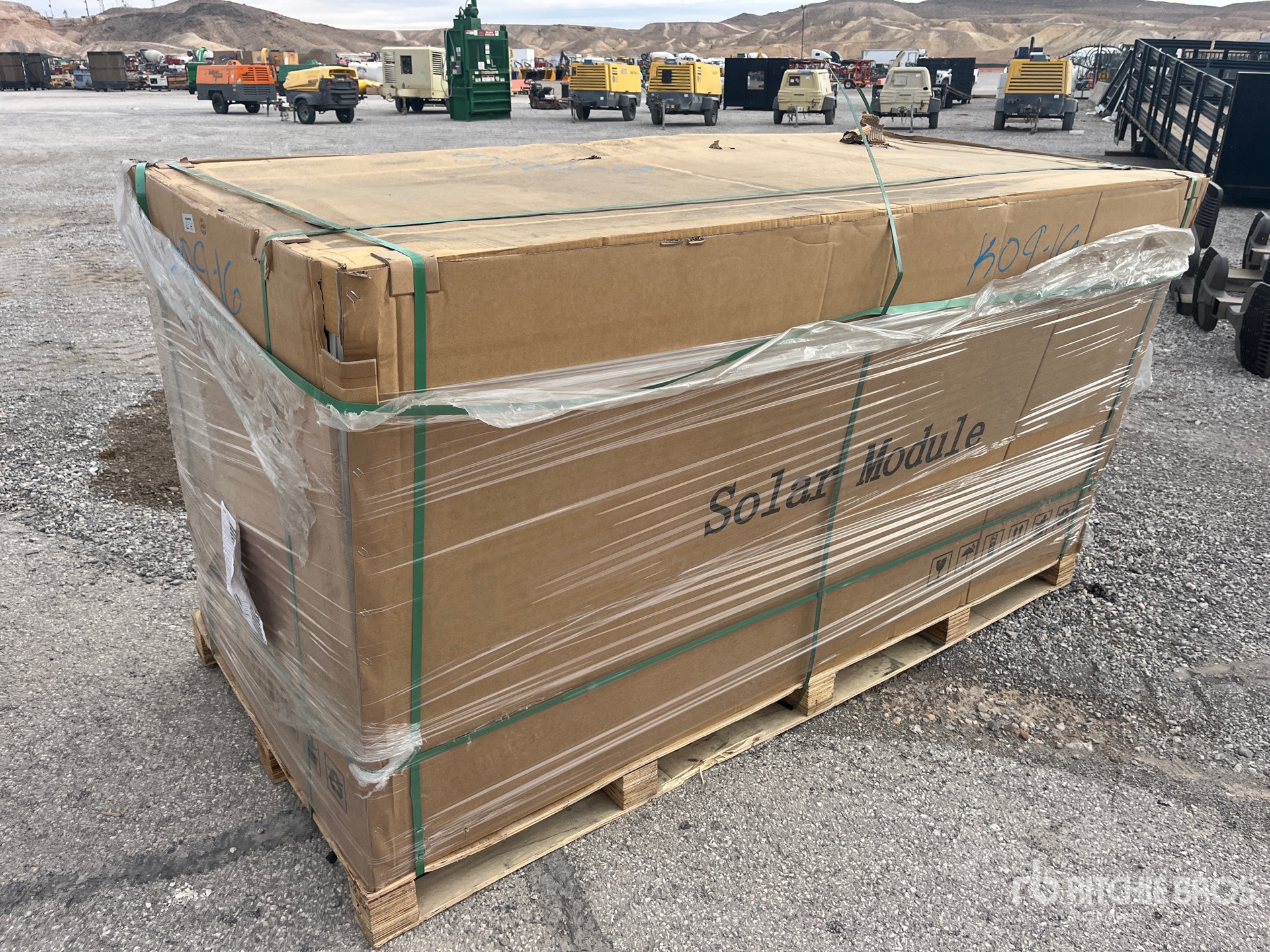 General Appearance with Foto, angolo posteriore sinistro