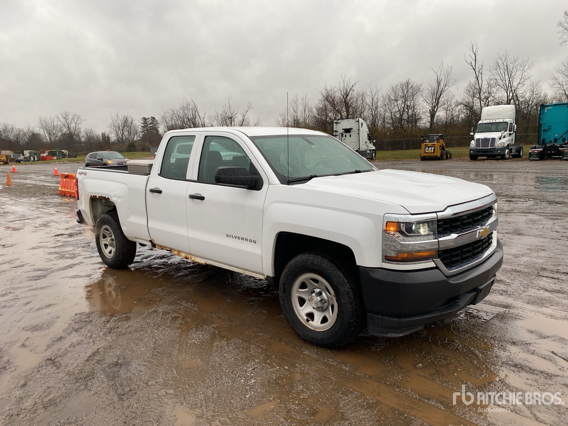 General Appearance with Picture, Right Front Corner